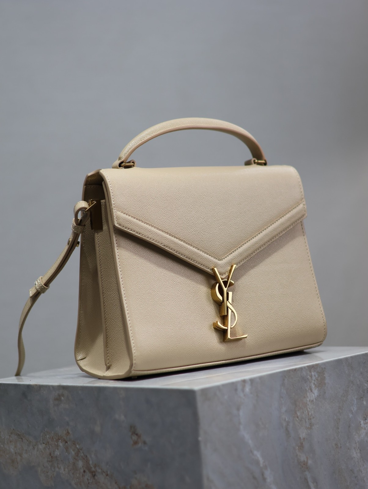 022 YSL 578000