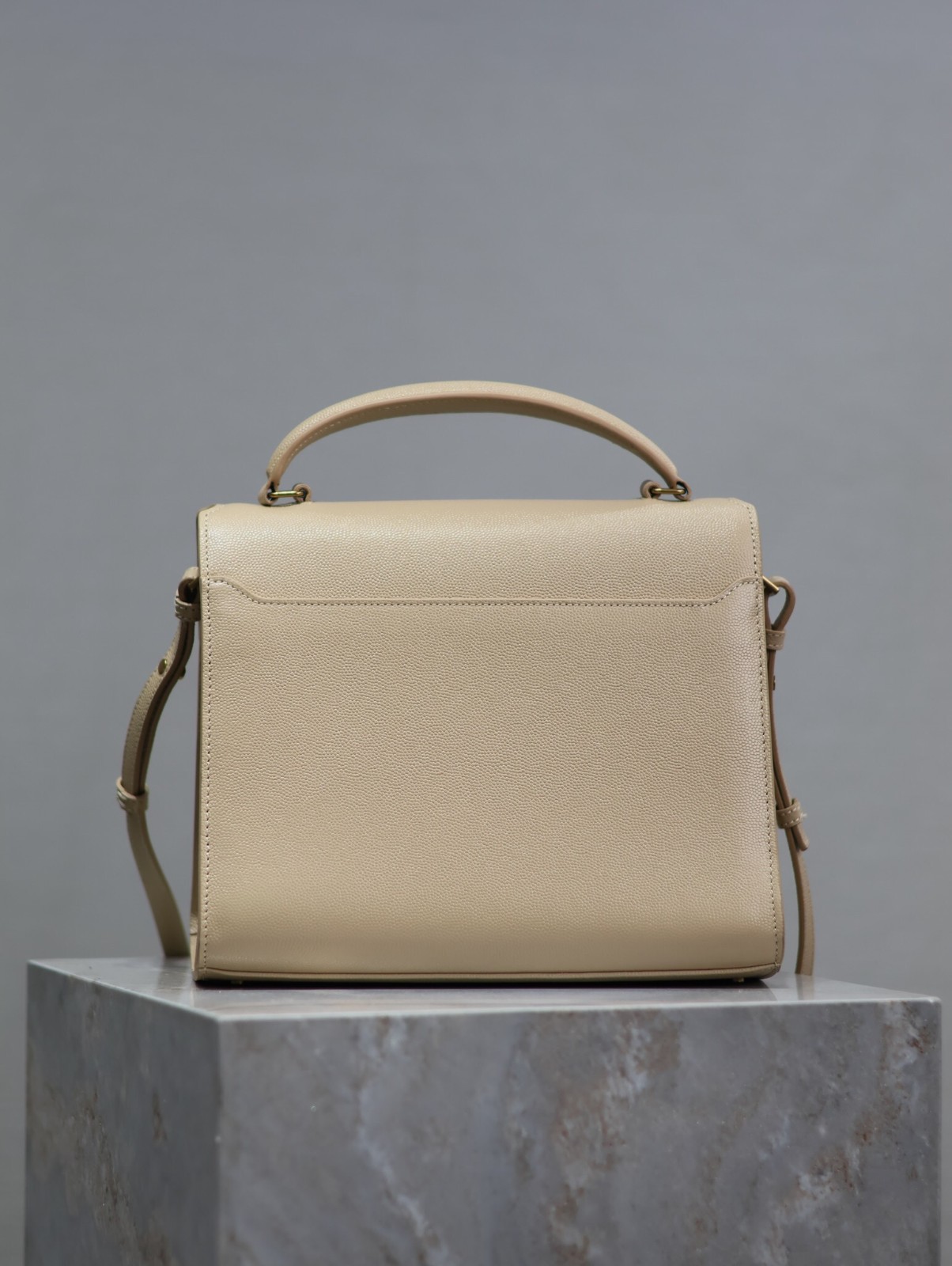 022 YSL 578000