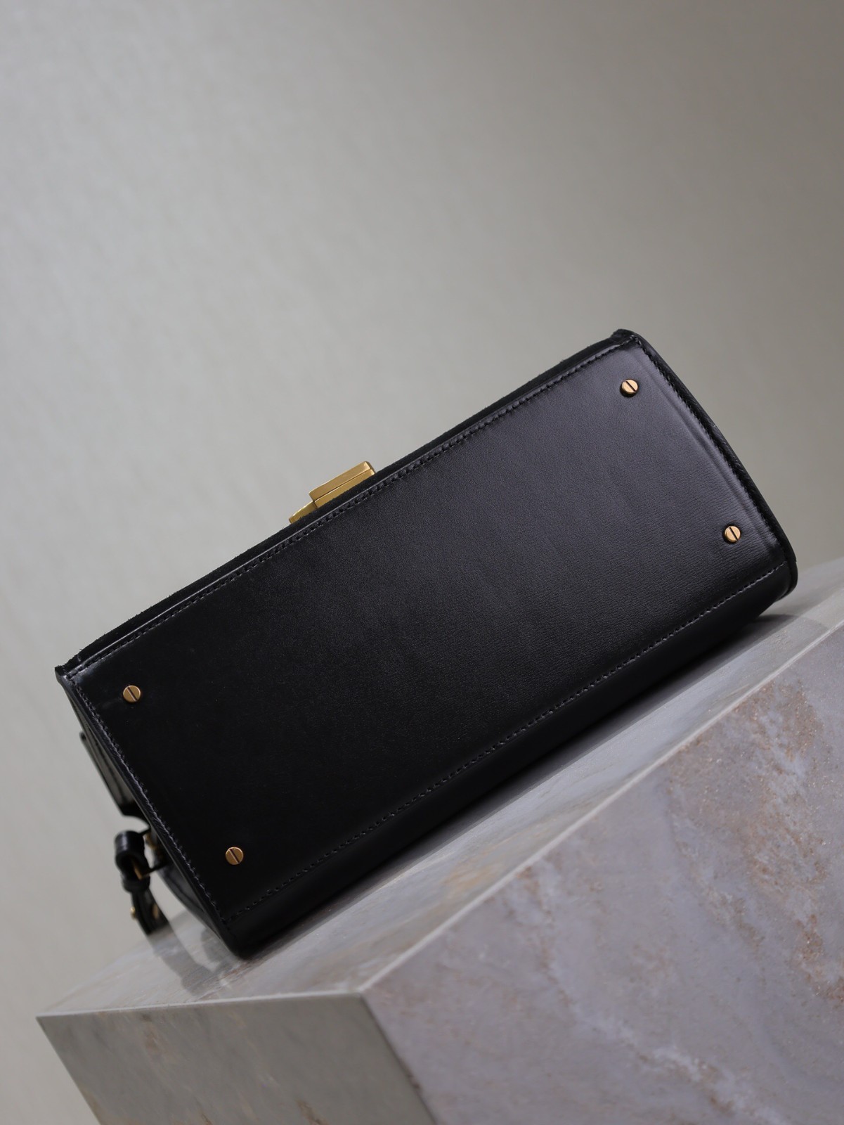 018 YSL  578000