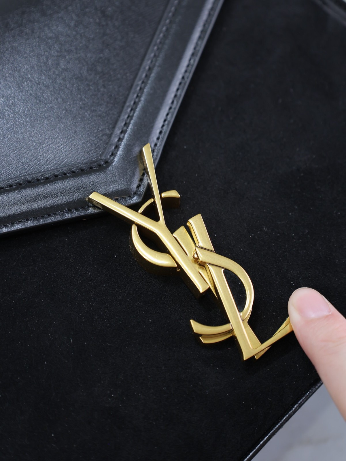 018 YSL  578000