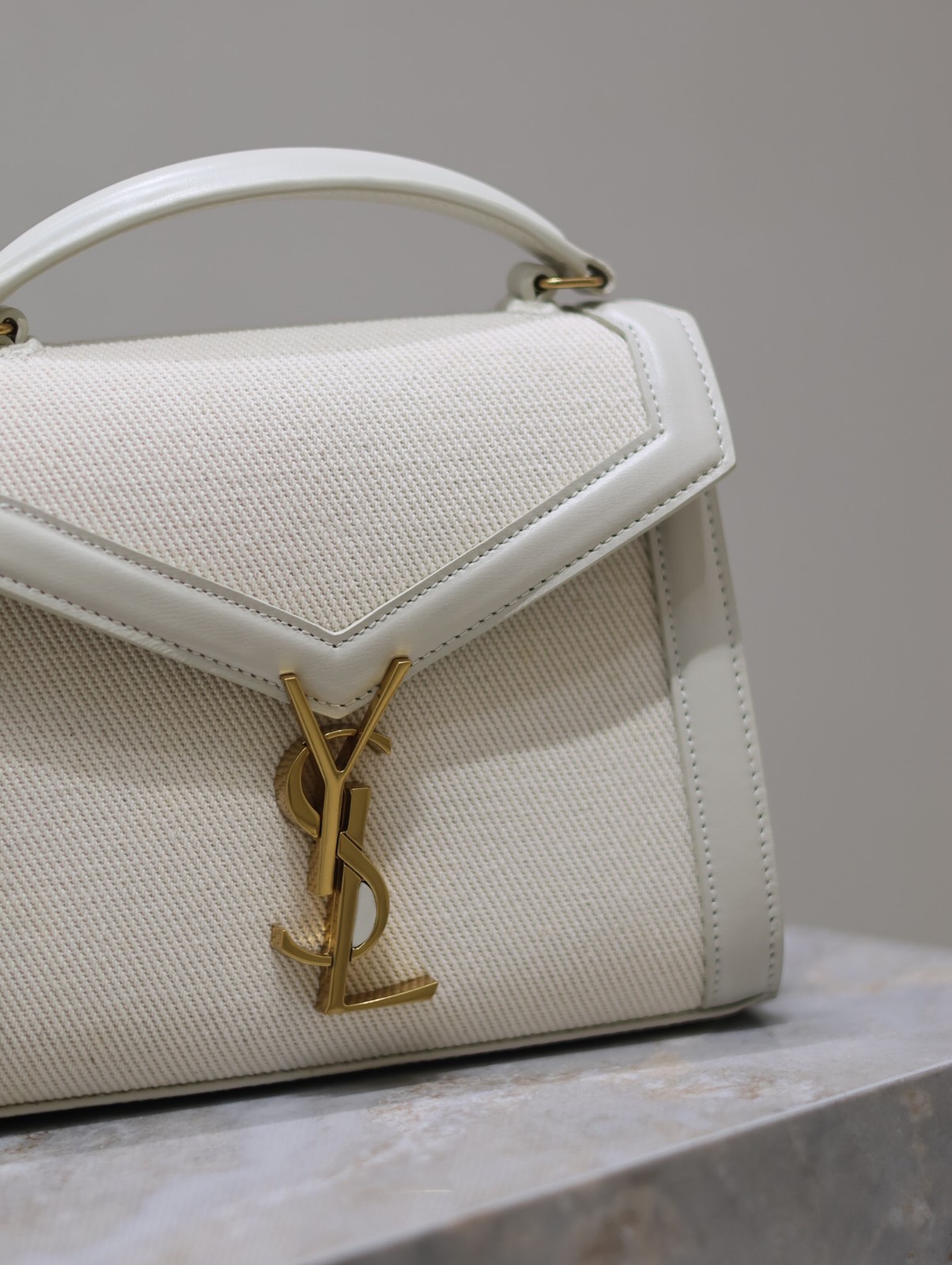 017 YSL 602716