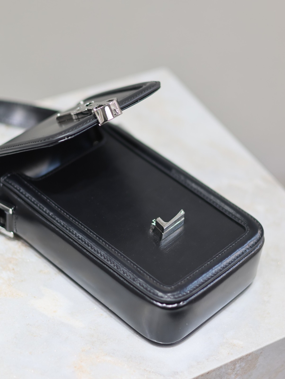 014 YSL  753963