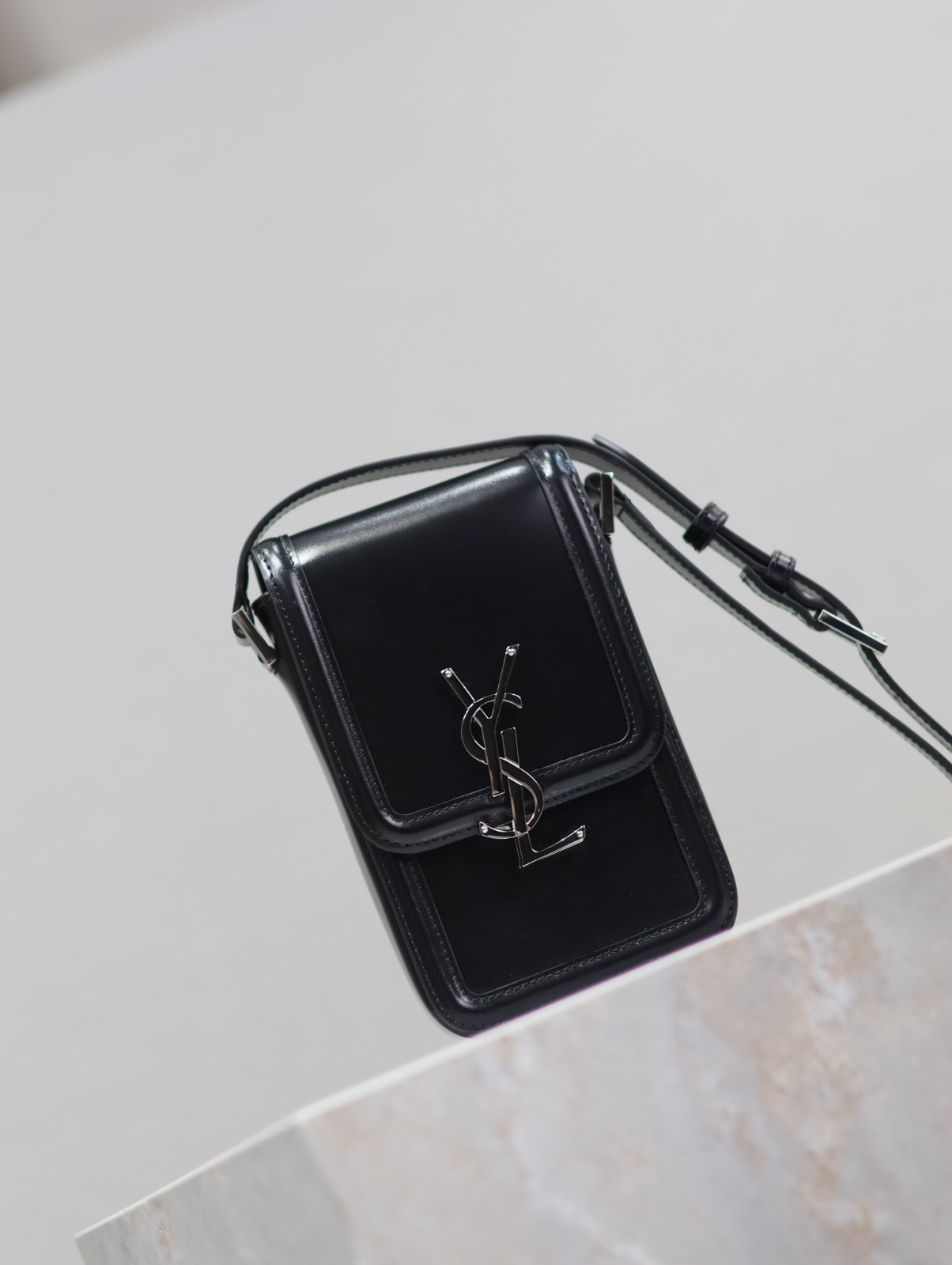 014 YSL  753963