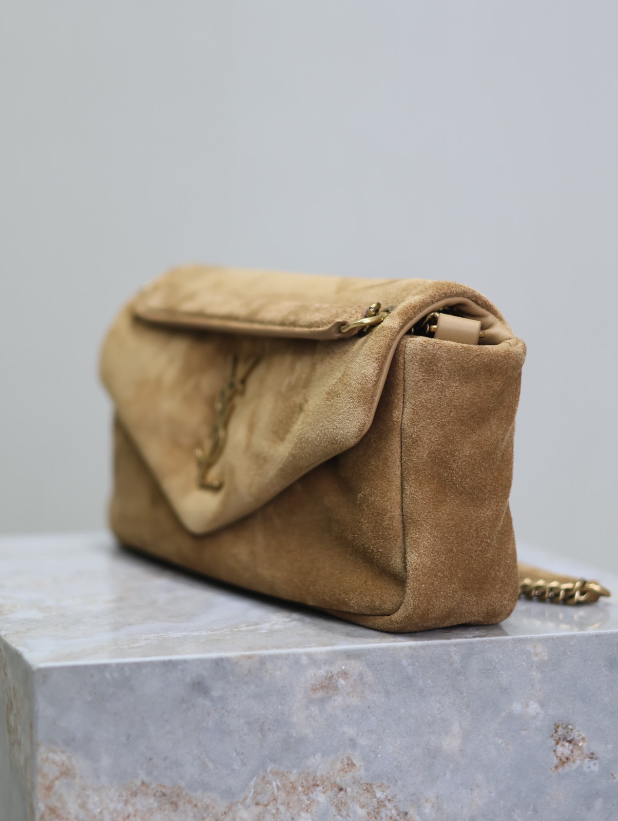 011 YSL 734153