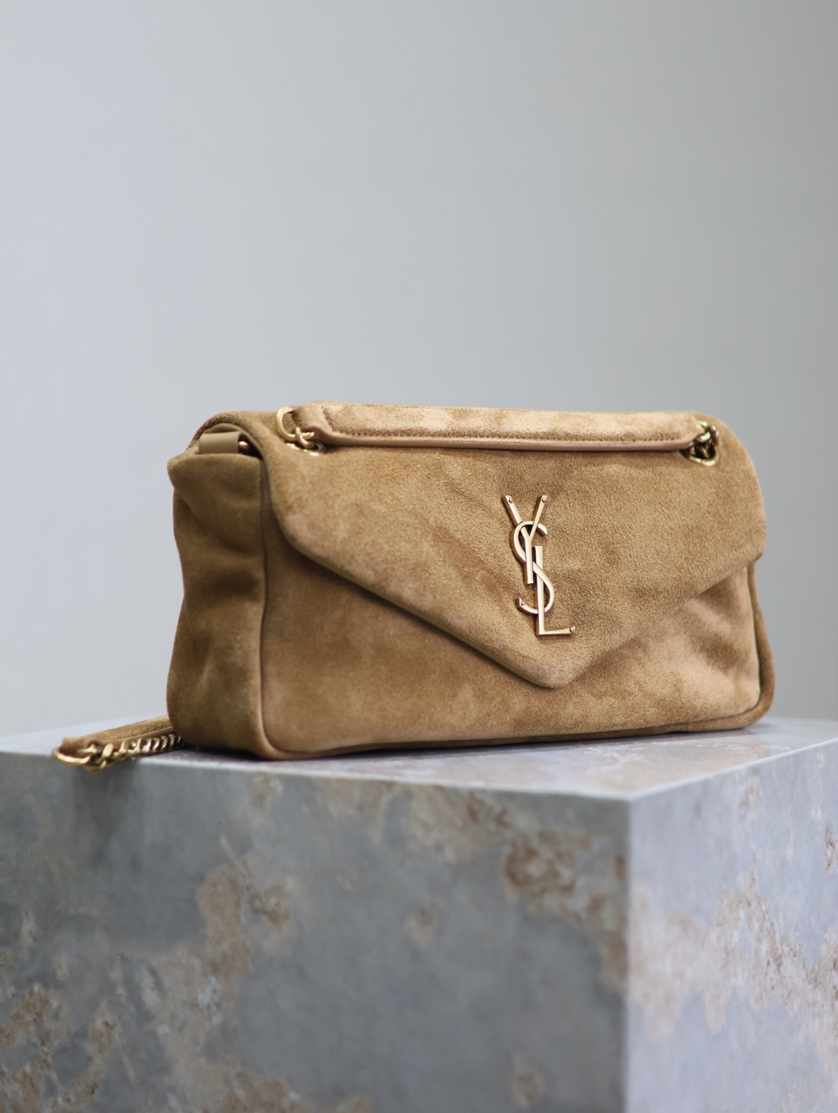 011 YSL 734153