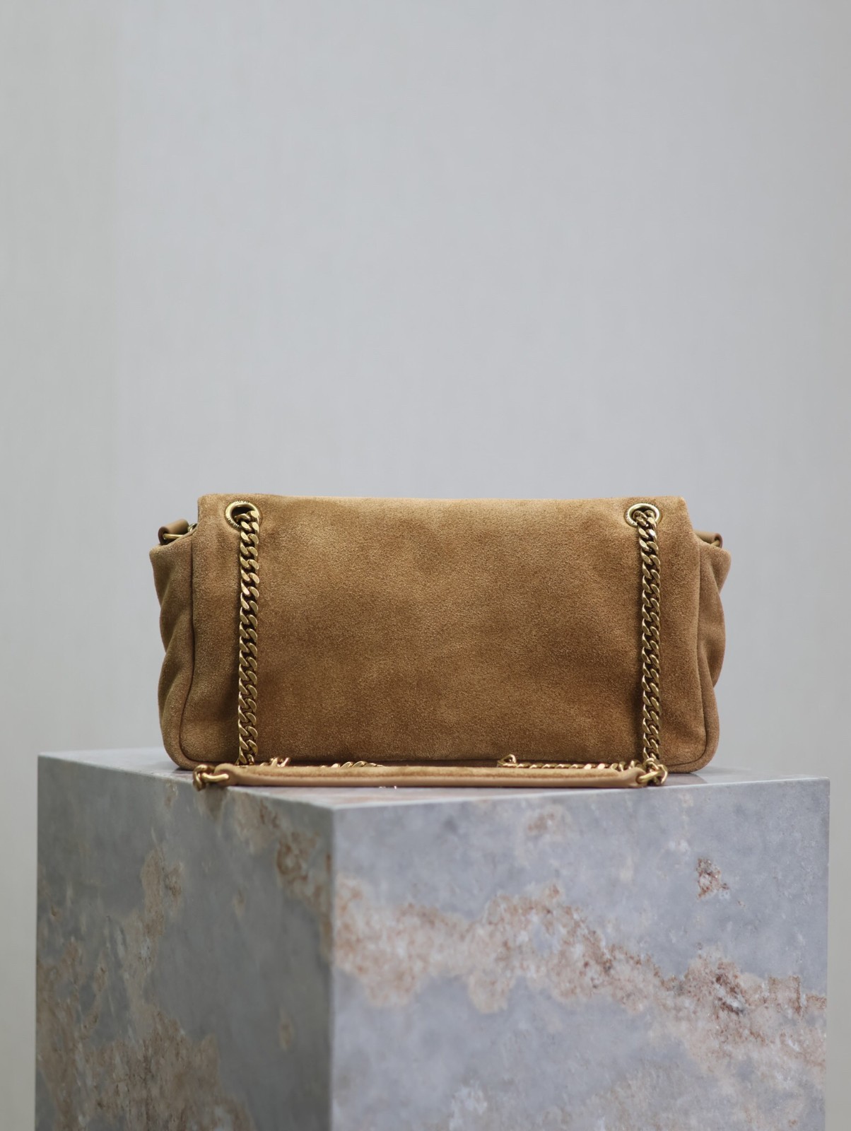 011 YSL 734153