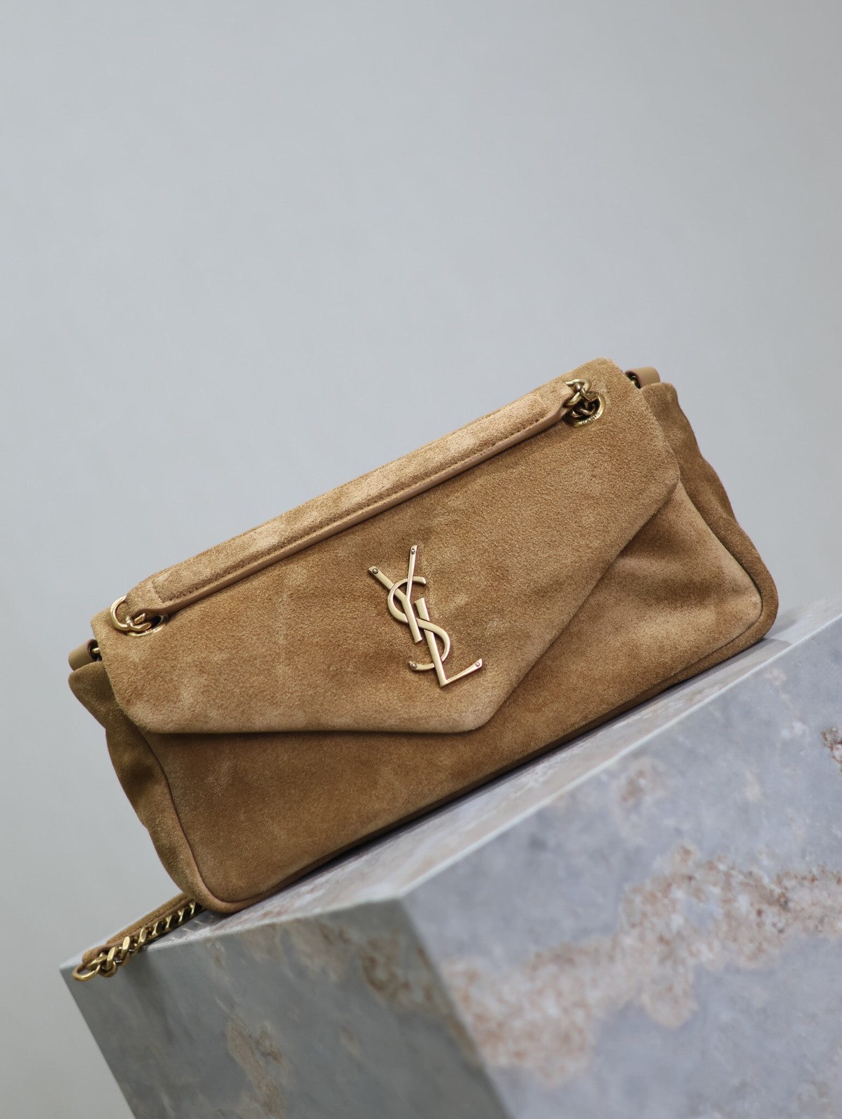 011 YSL 734153