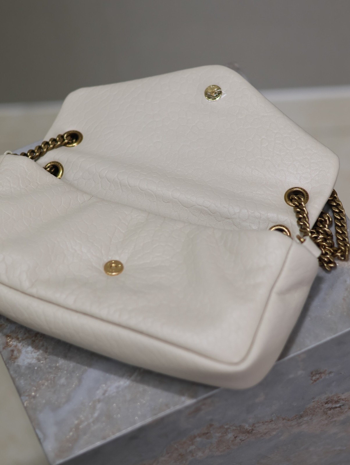 010 YSL 734153