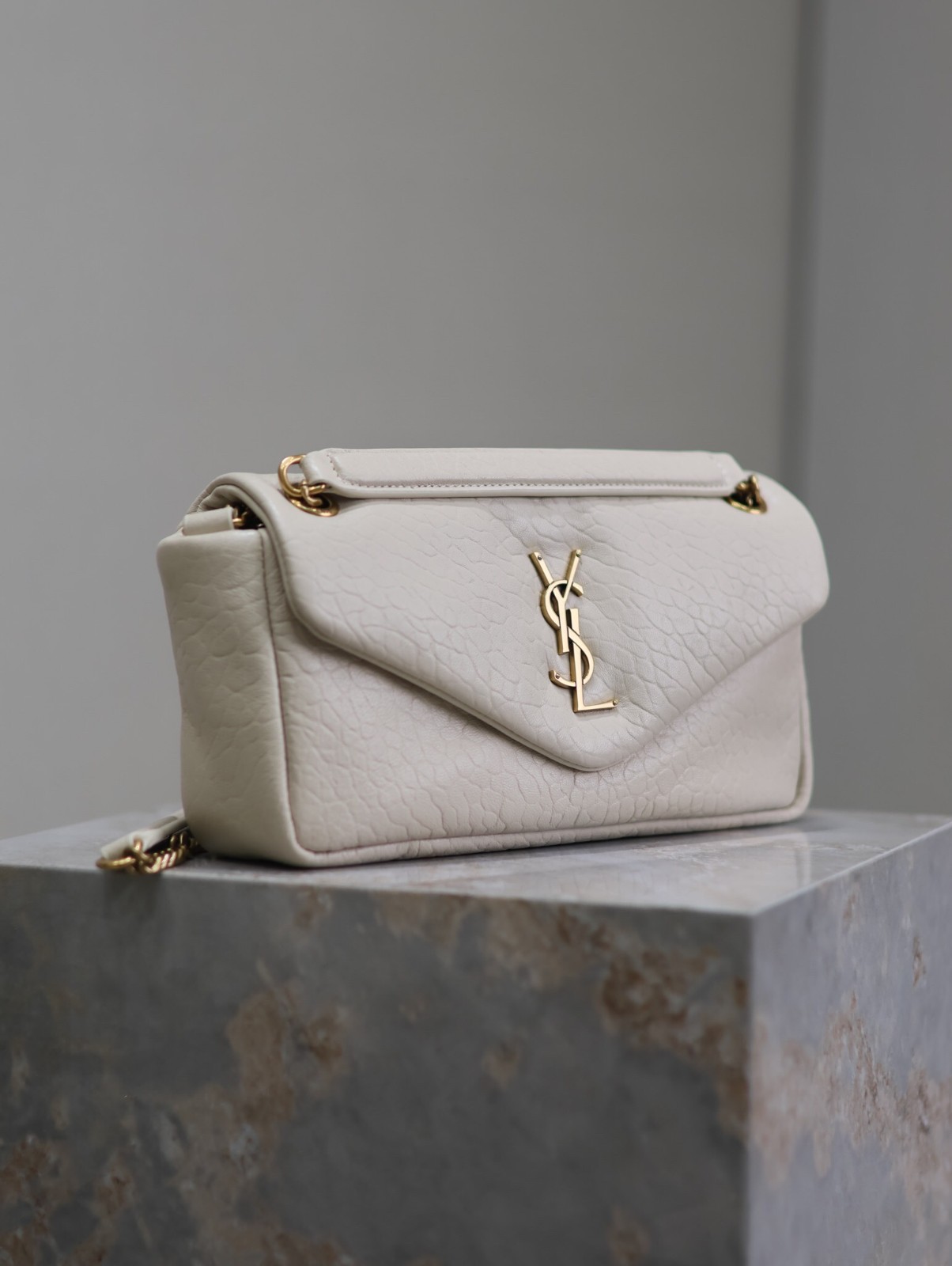 010 YSL 734153