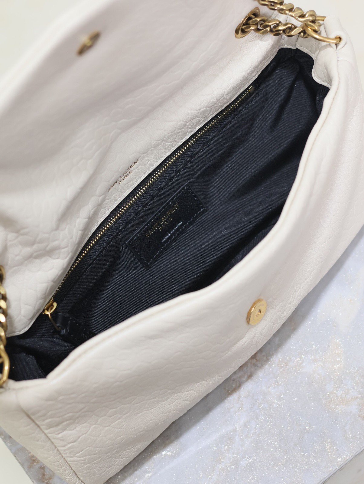010 YSL 734153
