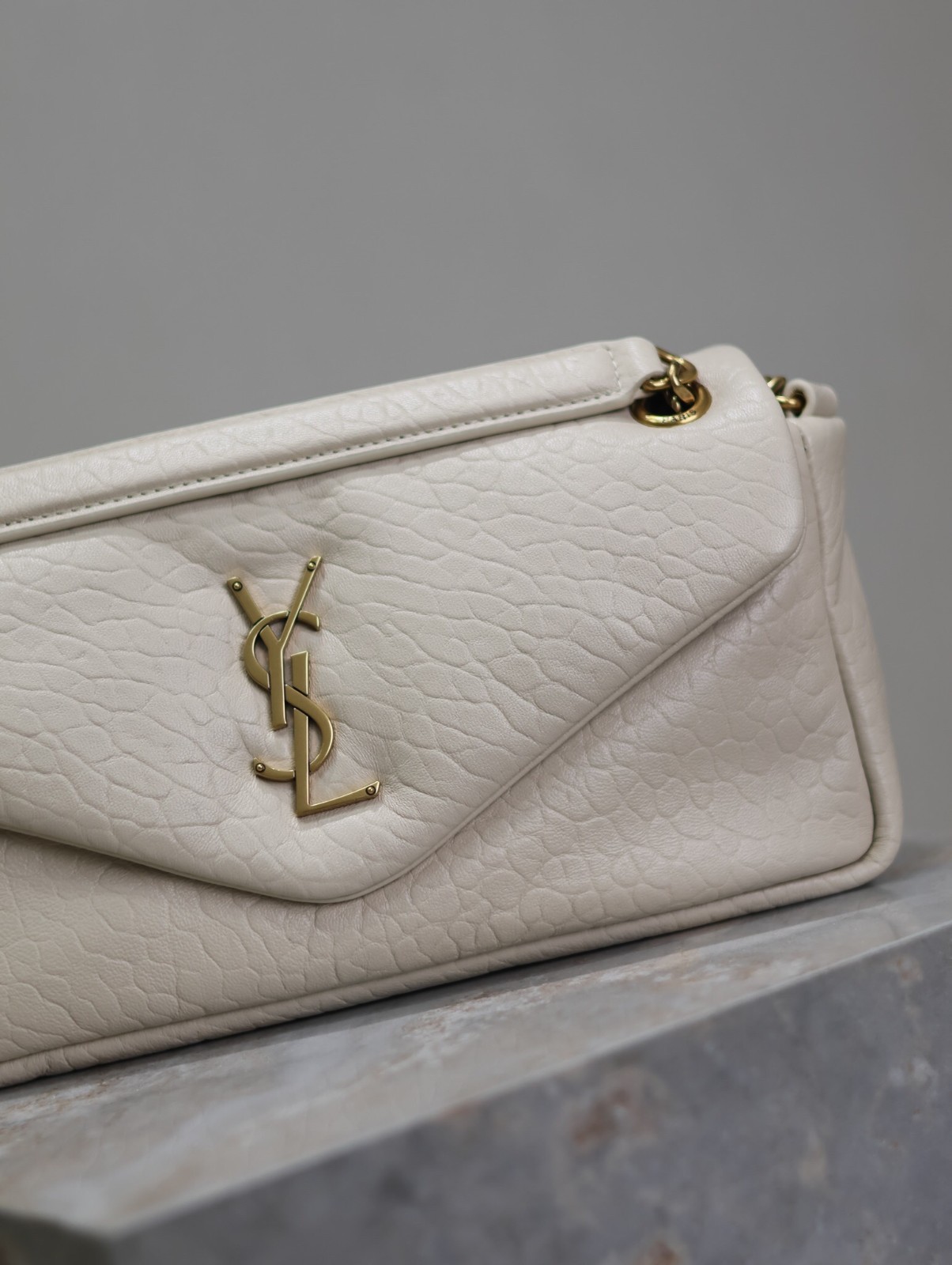 010 YSL 734153