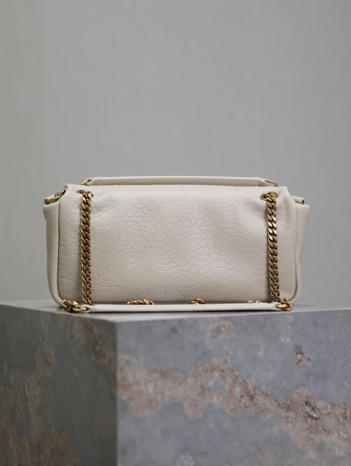 010 YSL 734153
