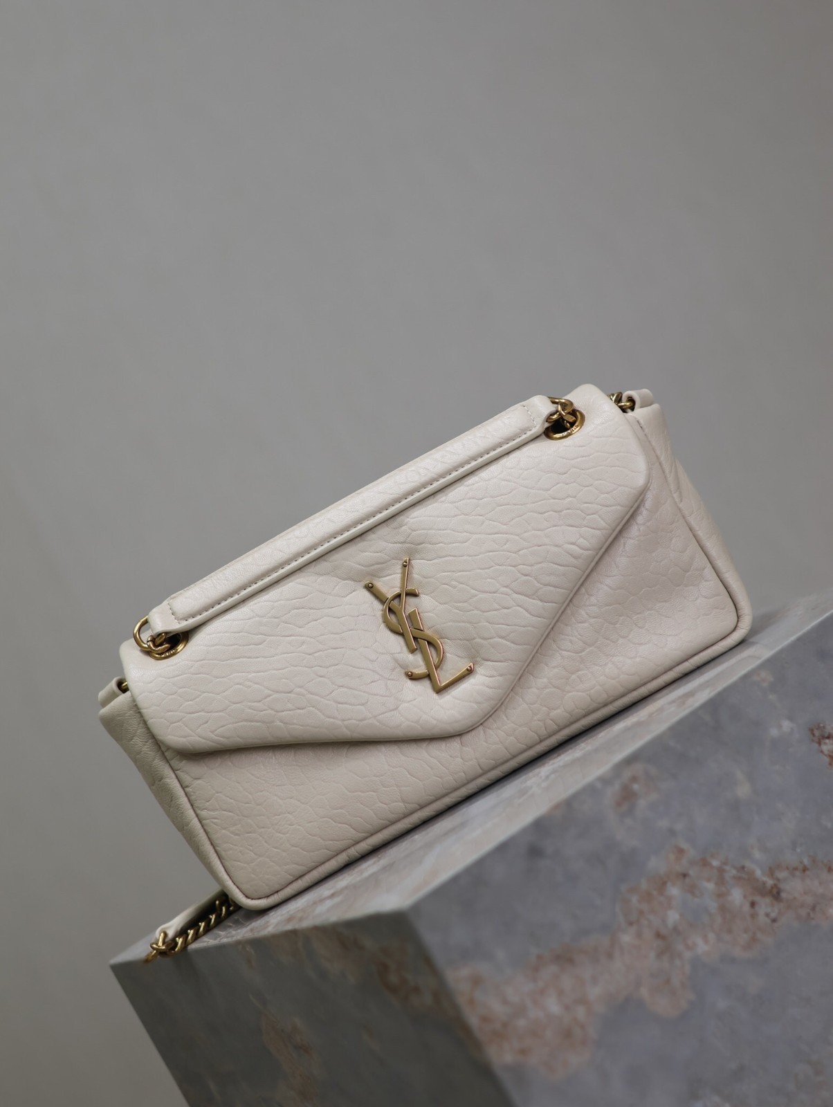 010 YSL 734153