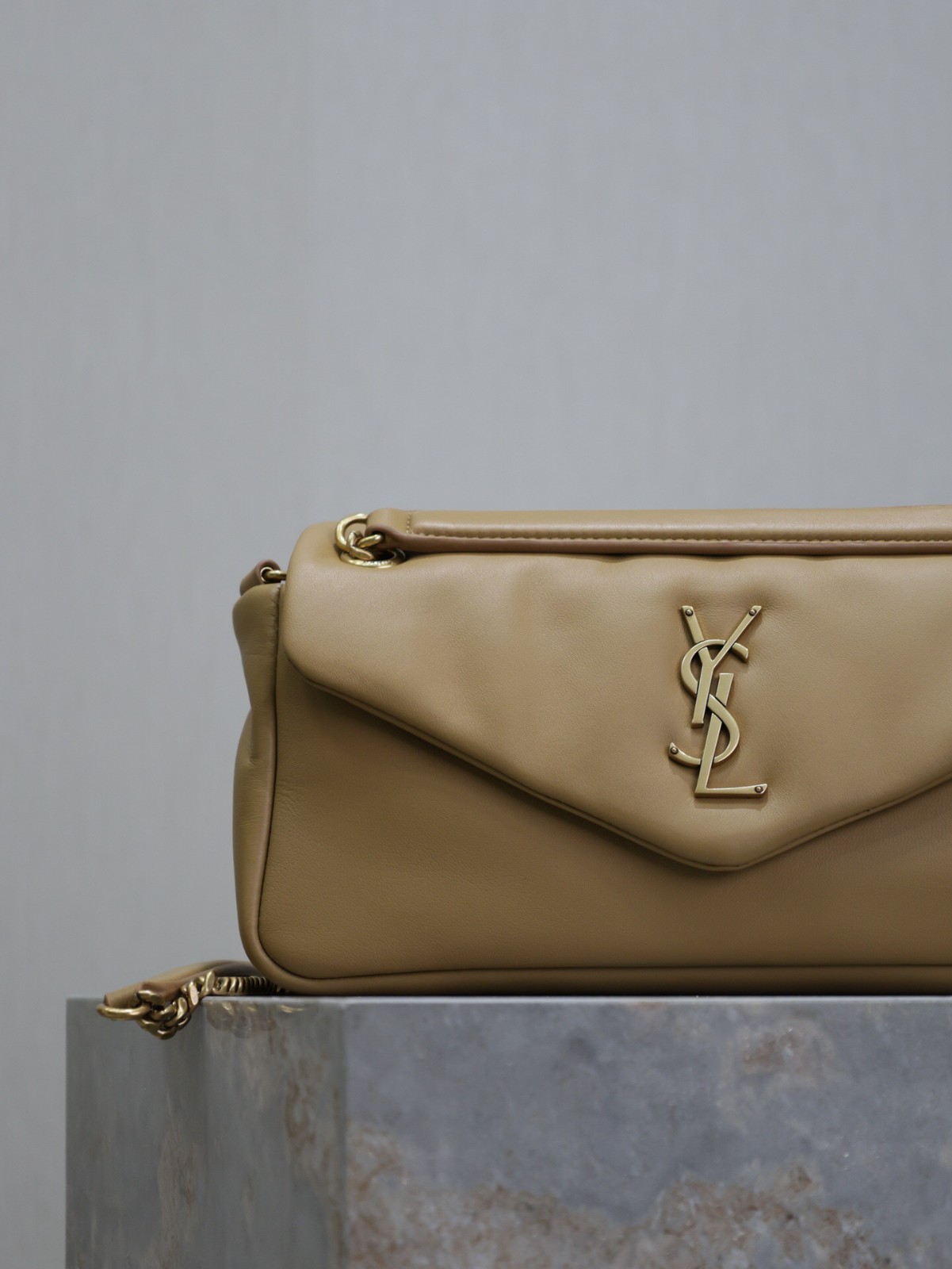 008 YSL 734153