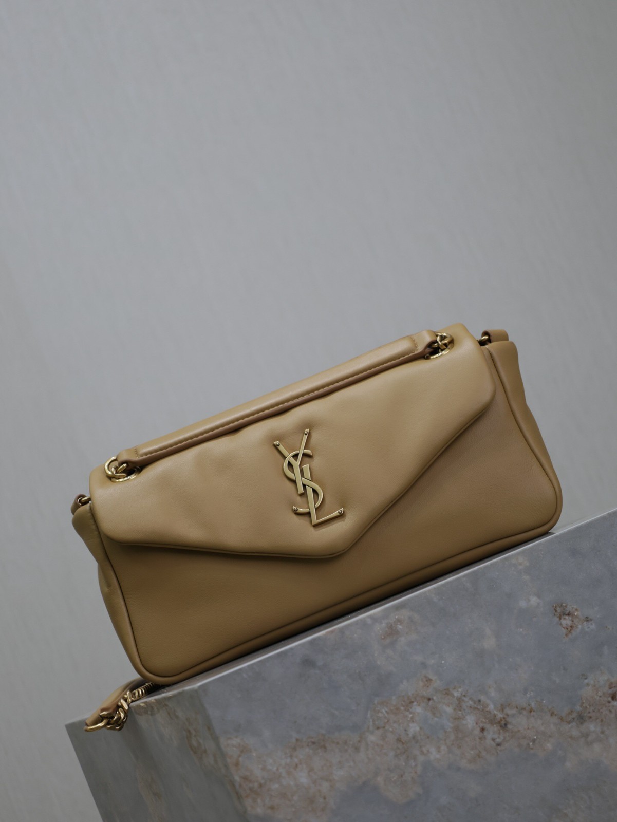 008 YSL 734153