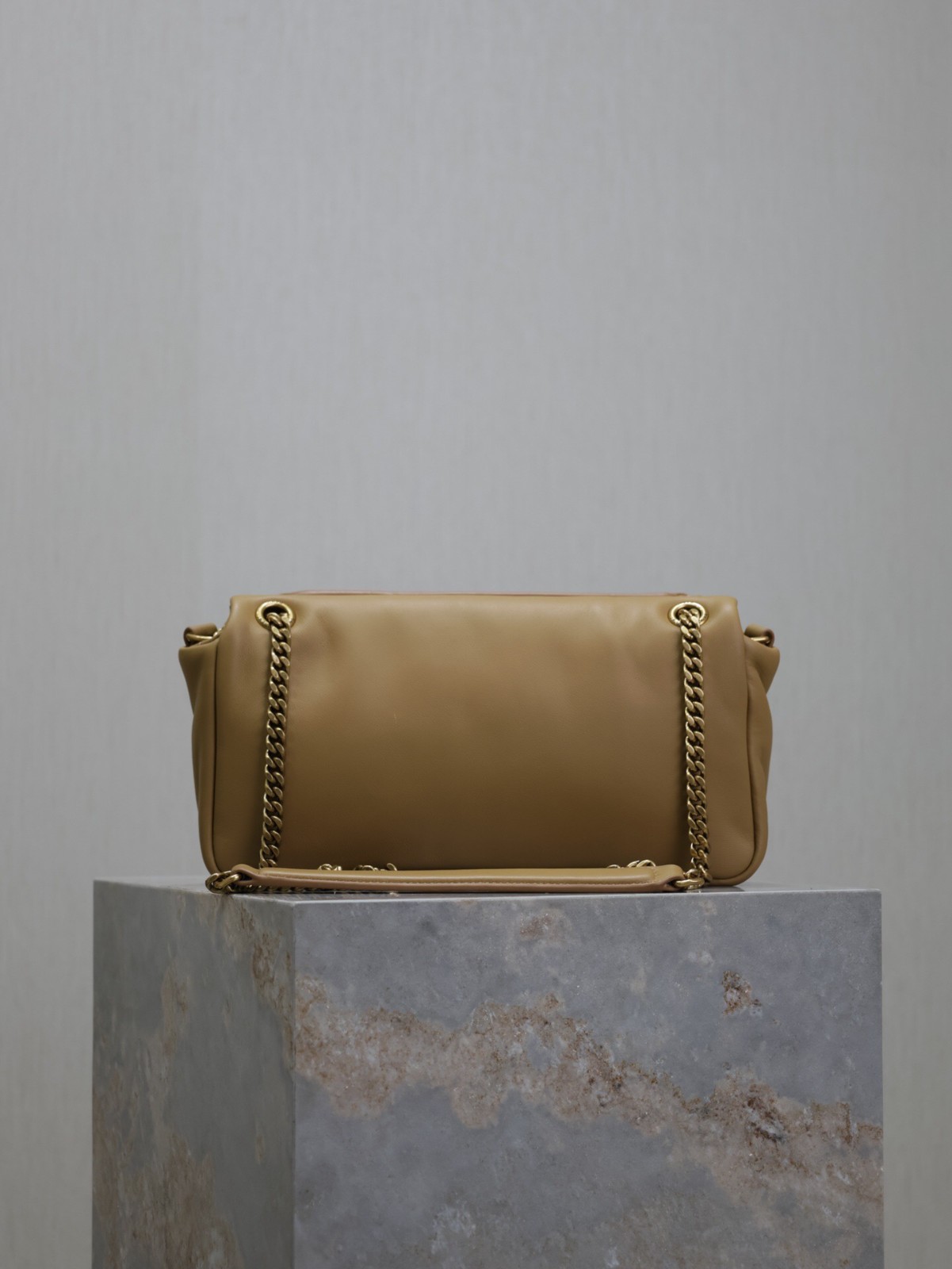 008 YSL 734153