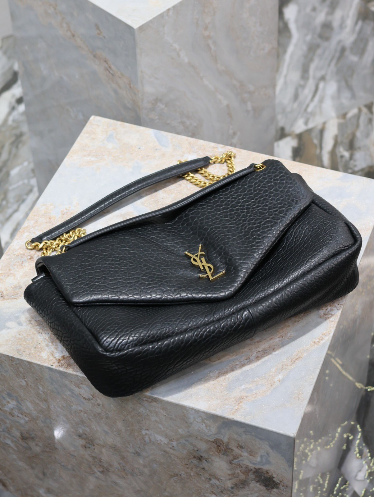 005 YSL 777399