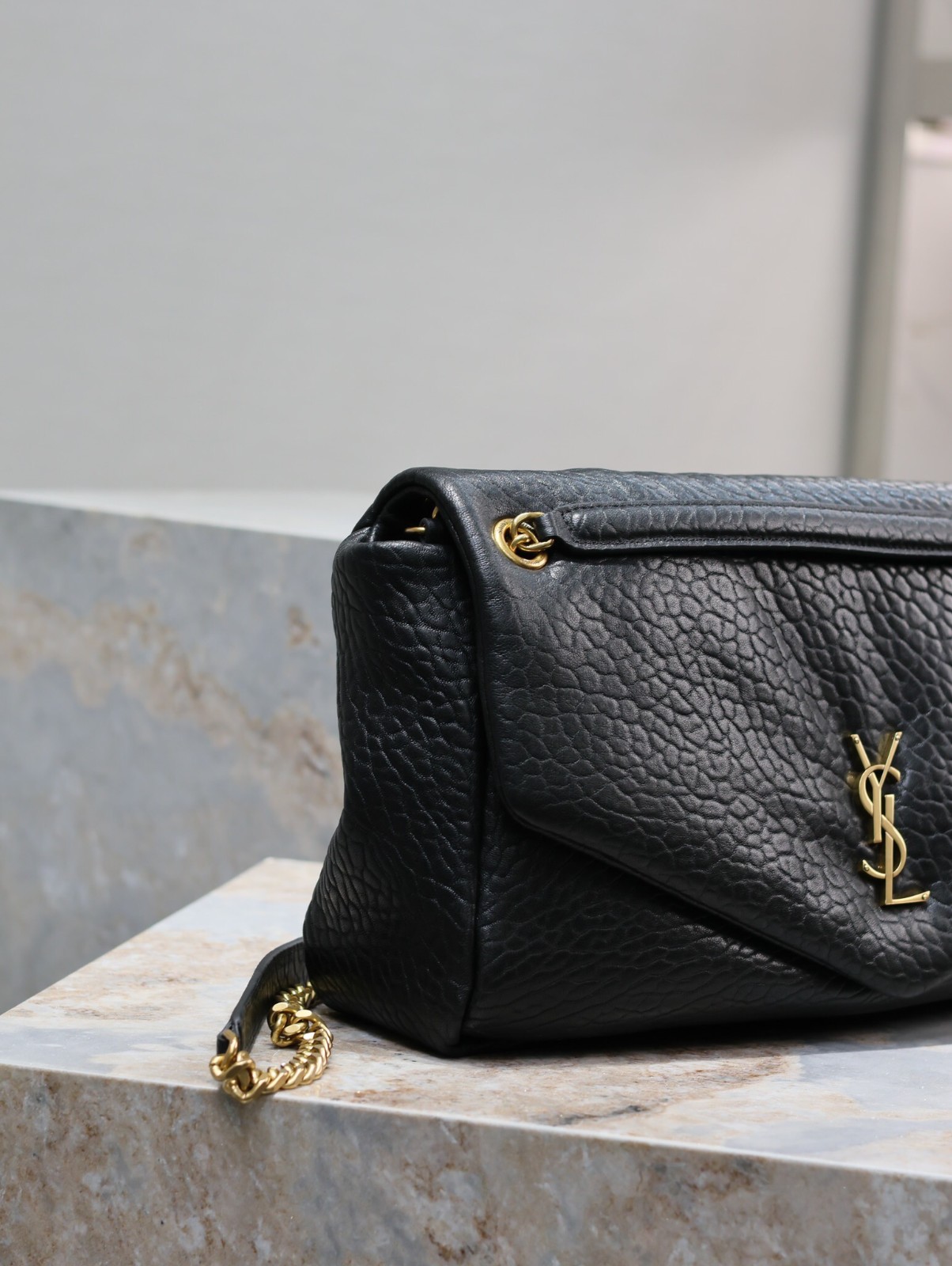 005 YSL 777399