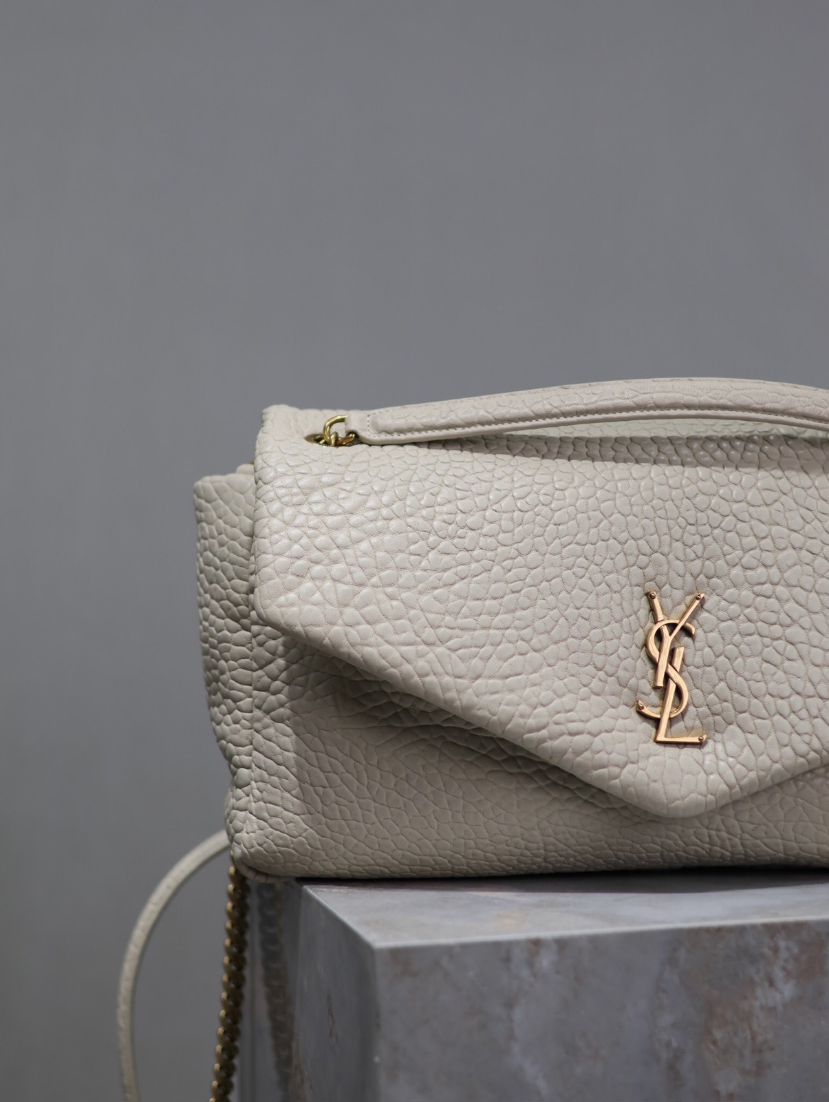 004 YSL 777399