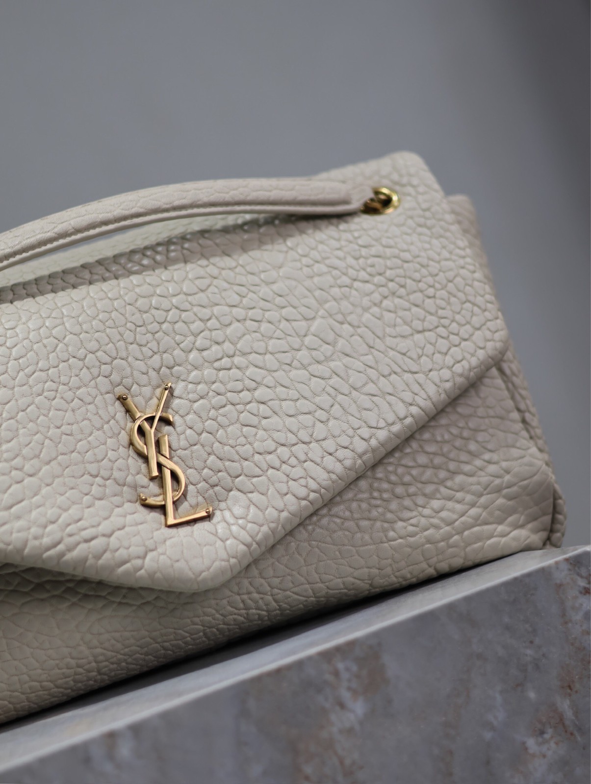 004 YSL 777399