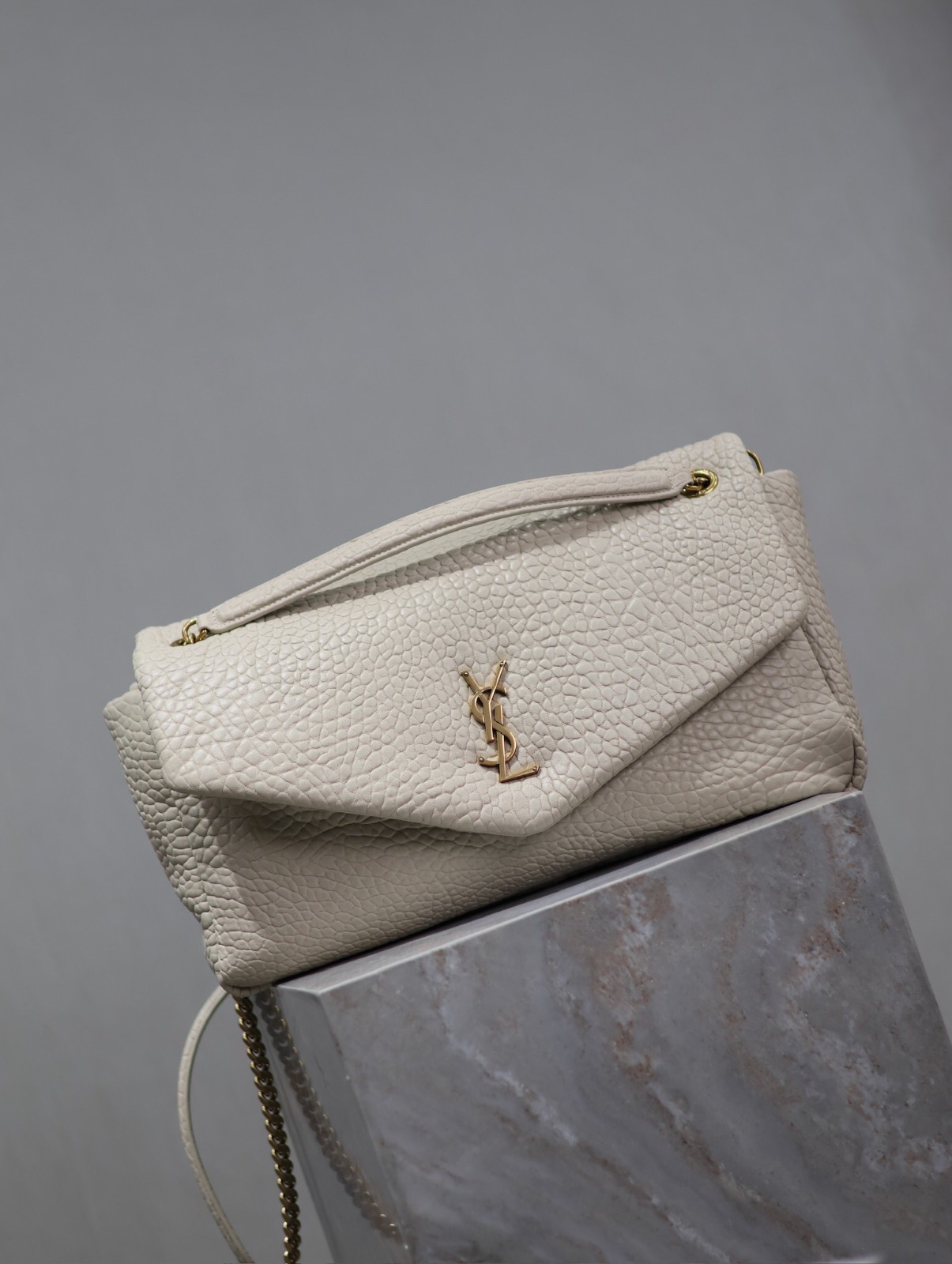 004 YSL 777399