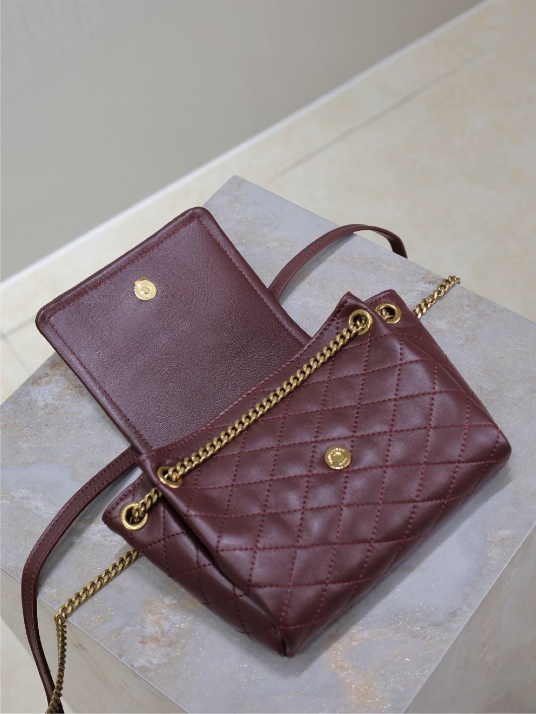 002 YSL  672738