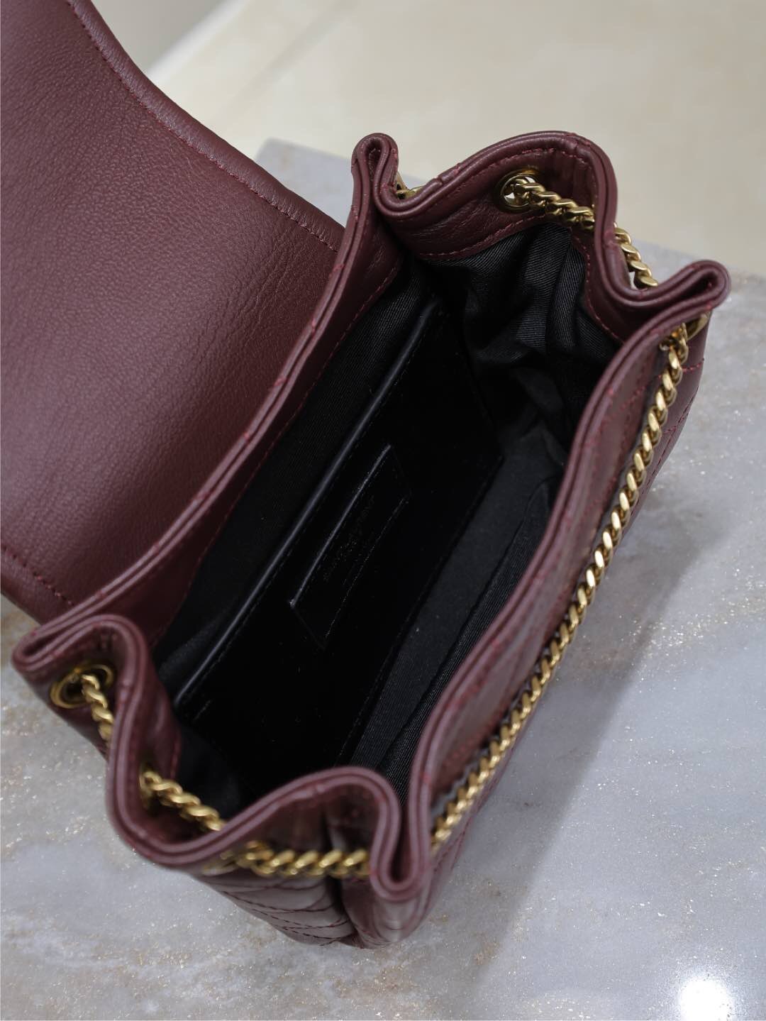 002 YSL  672738