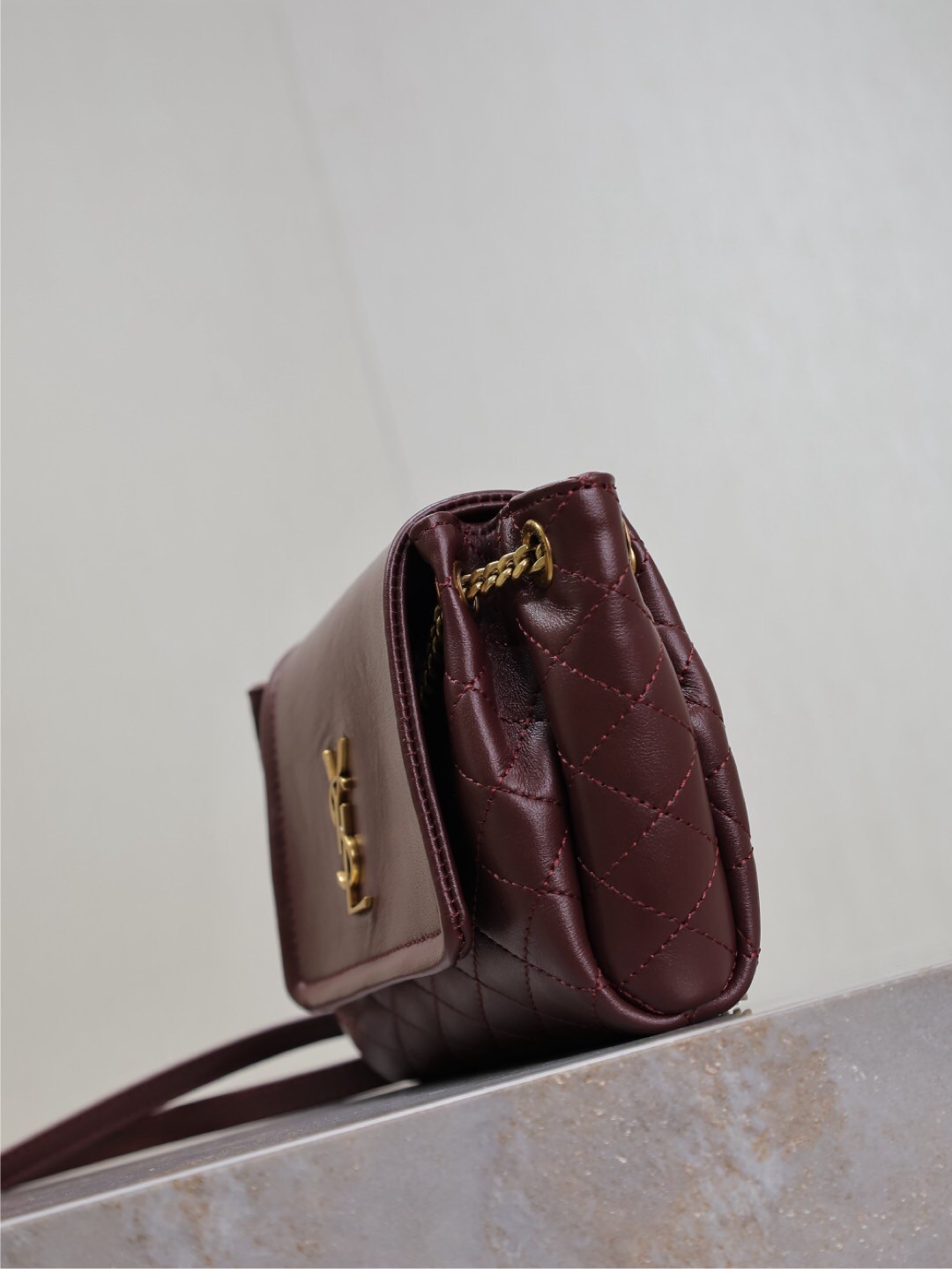 002 YSL  672738