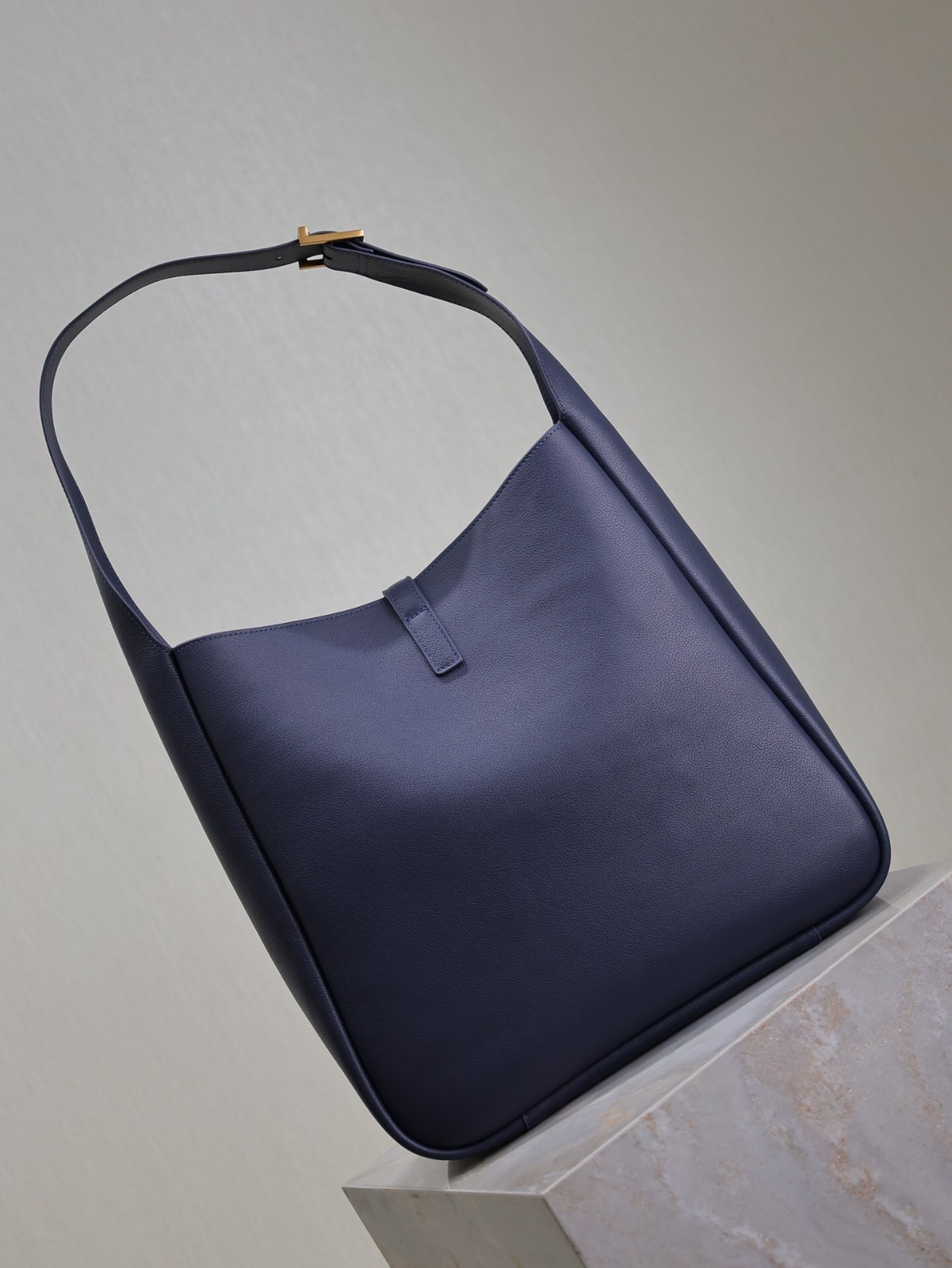 116 YSL 753837