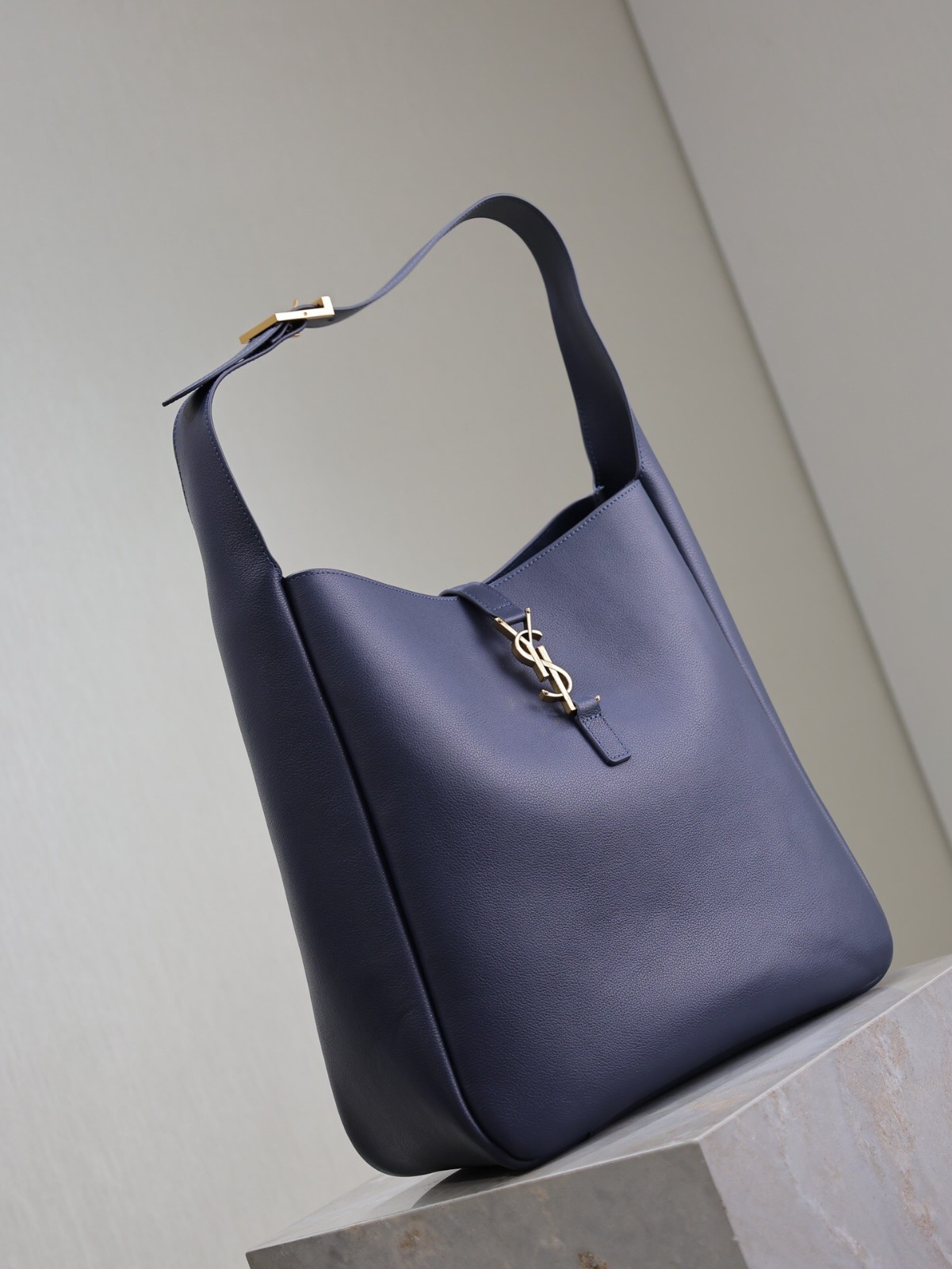 116 YSL 753837