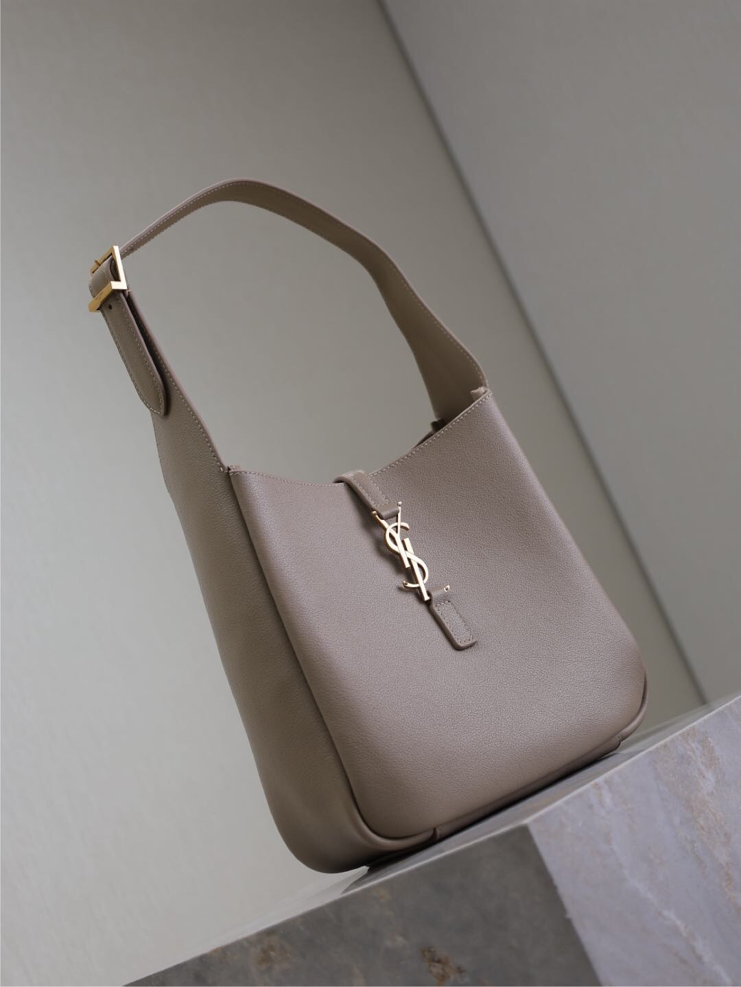 114 YSL 713938卡其