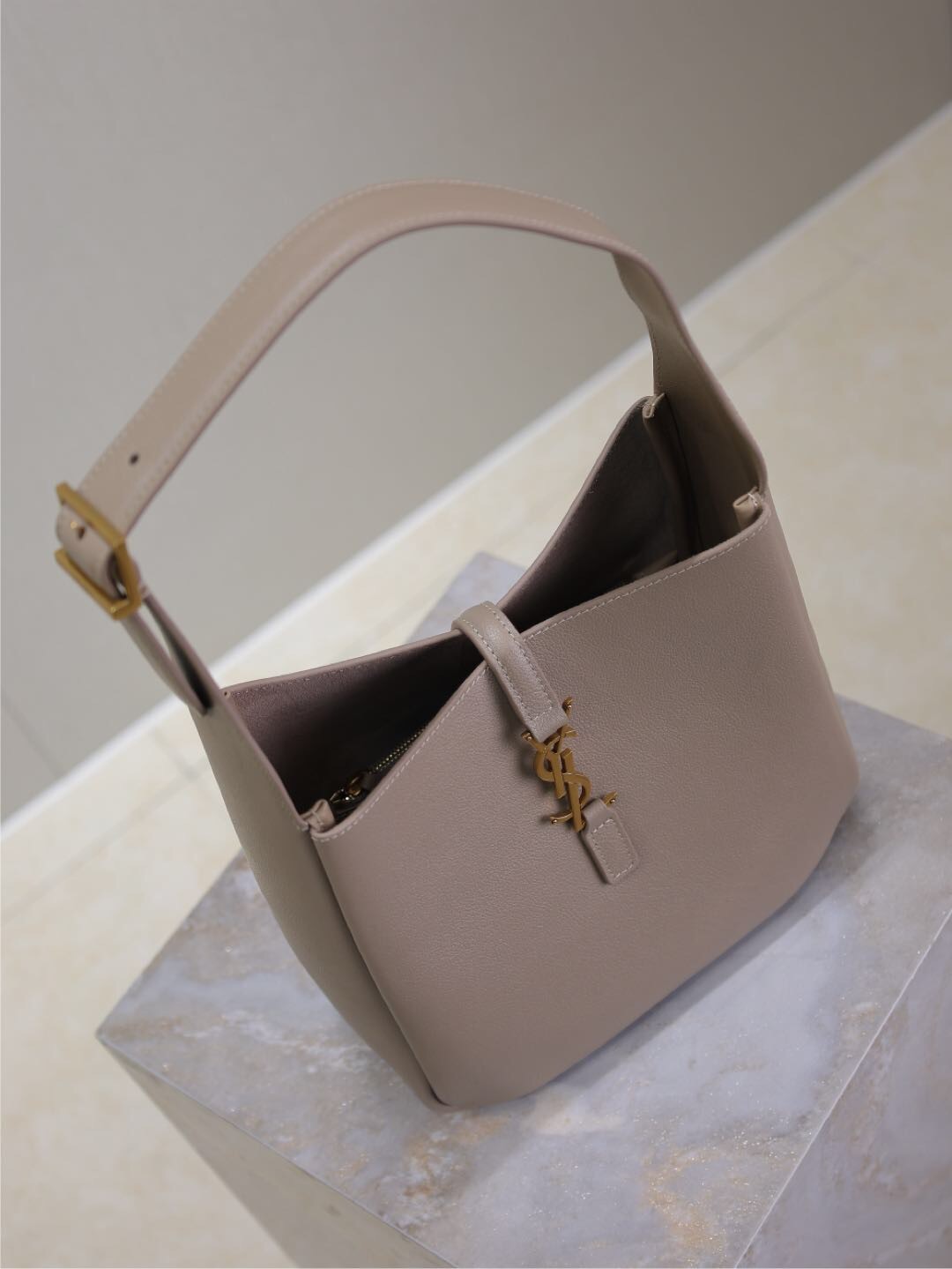 114 YSL 713938卡其