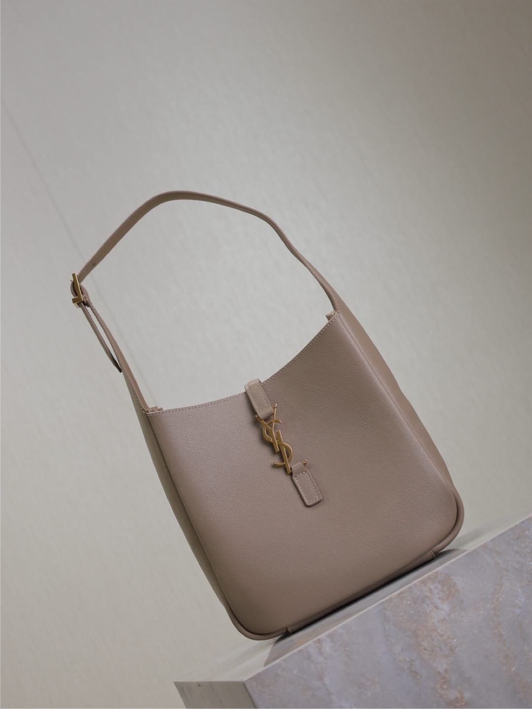 114 YSL 713938卡其