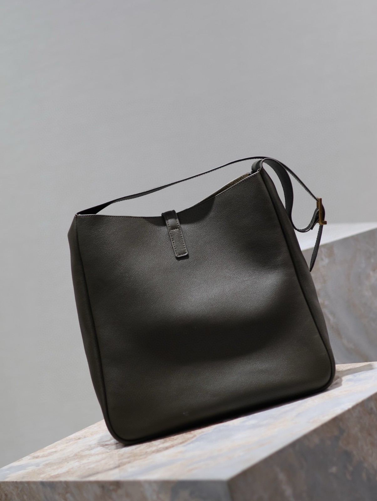 113 YSL 753837