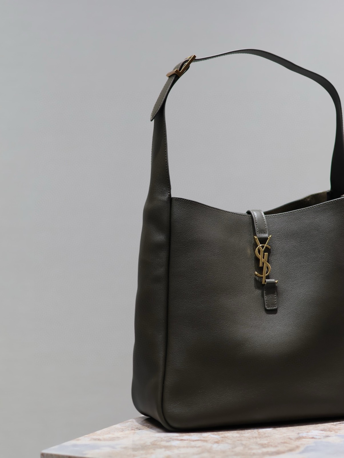 113 YSL 753837