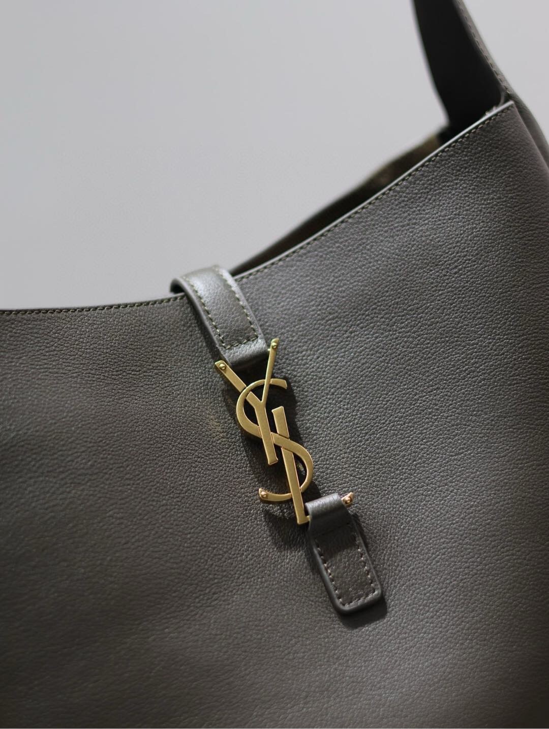 113 YSL 753837