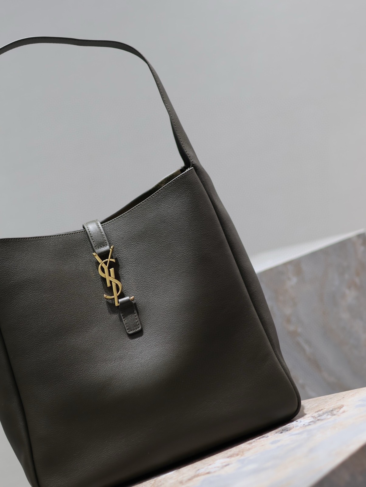 113 YSL 753837