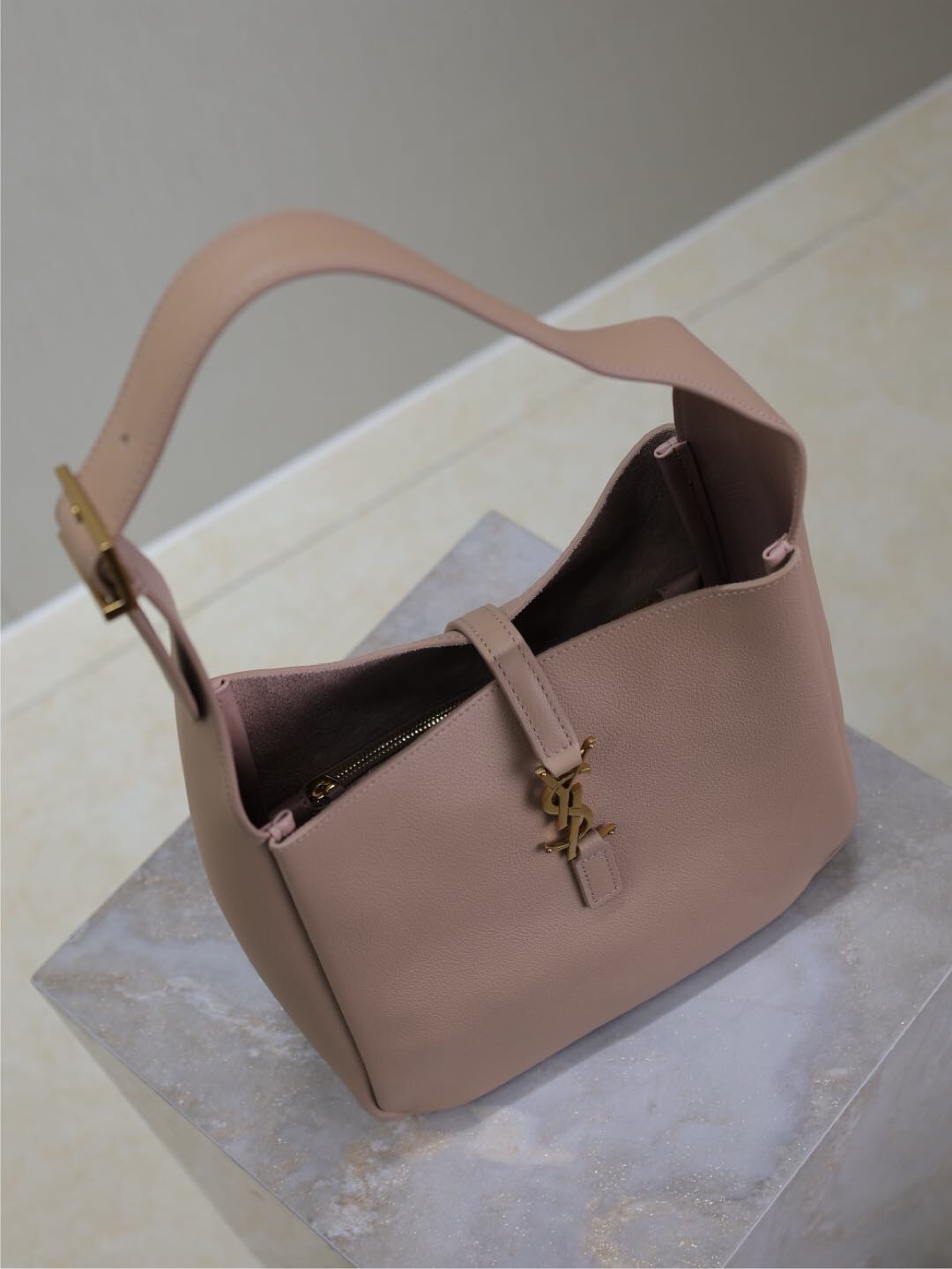 111 YSL 713938豆沙色