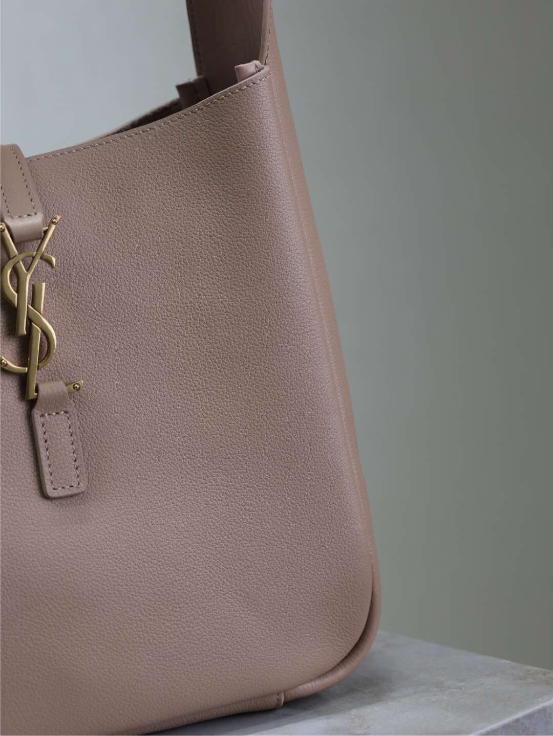 111 YSL 713938豆沙色