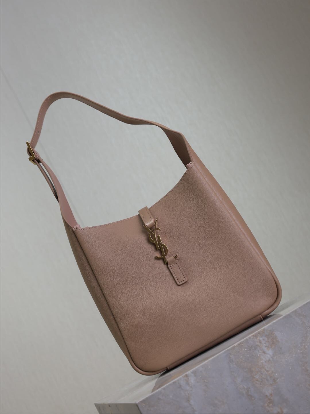 111 YSL 713938豆沙色