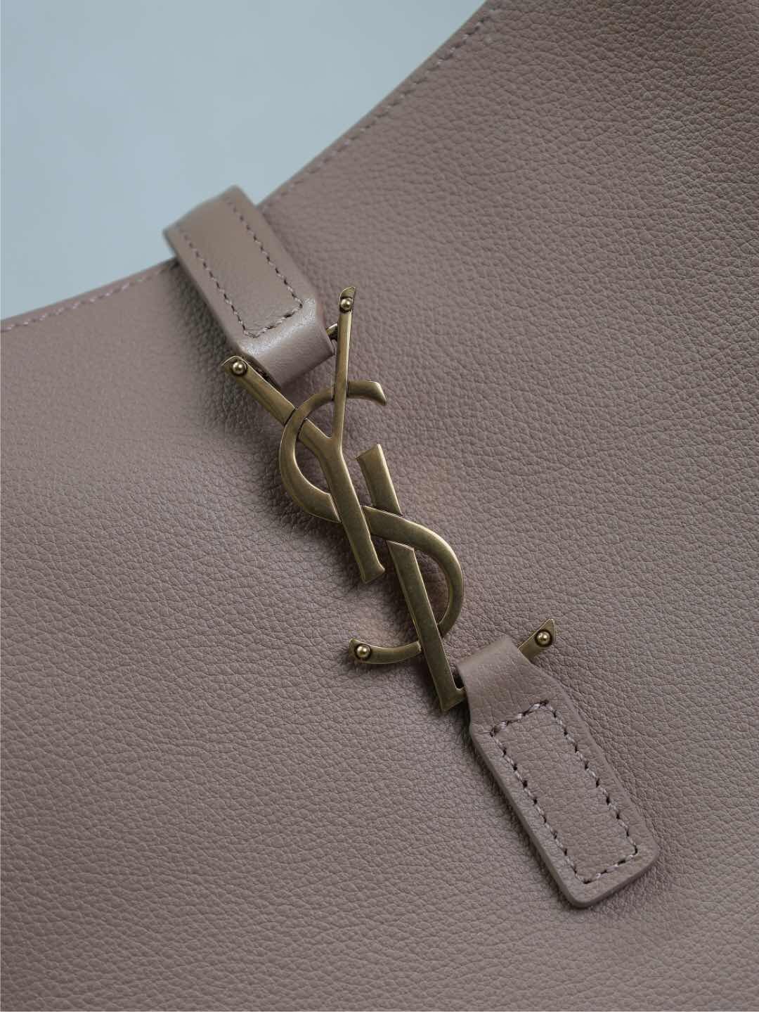 111 YSL 713938豆沙色