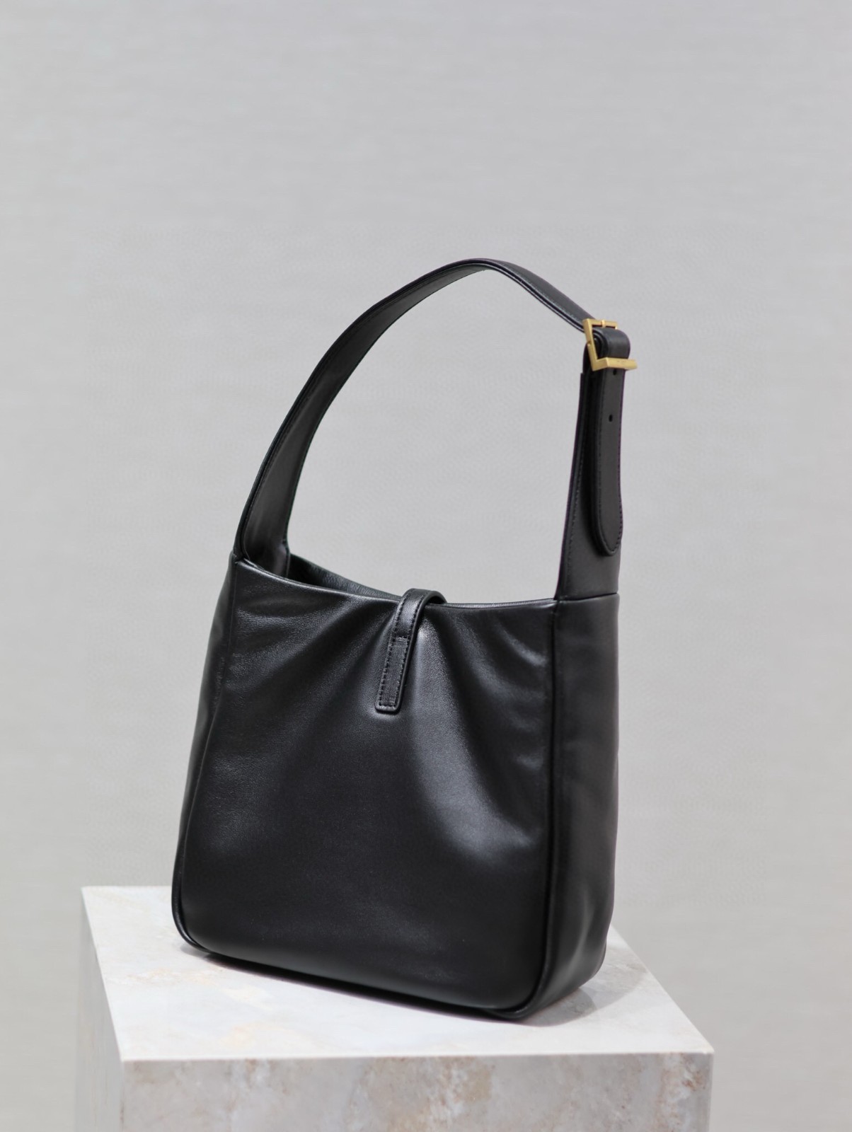 110 YSL 713938羊皮