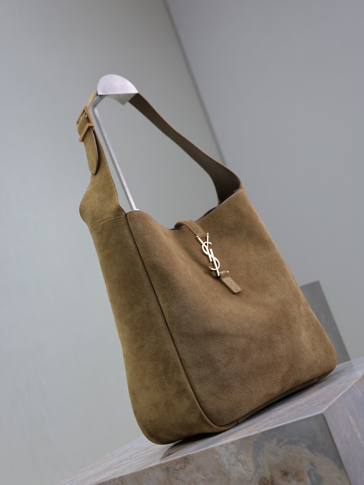 107 YSL 753837