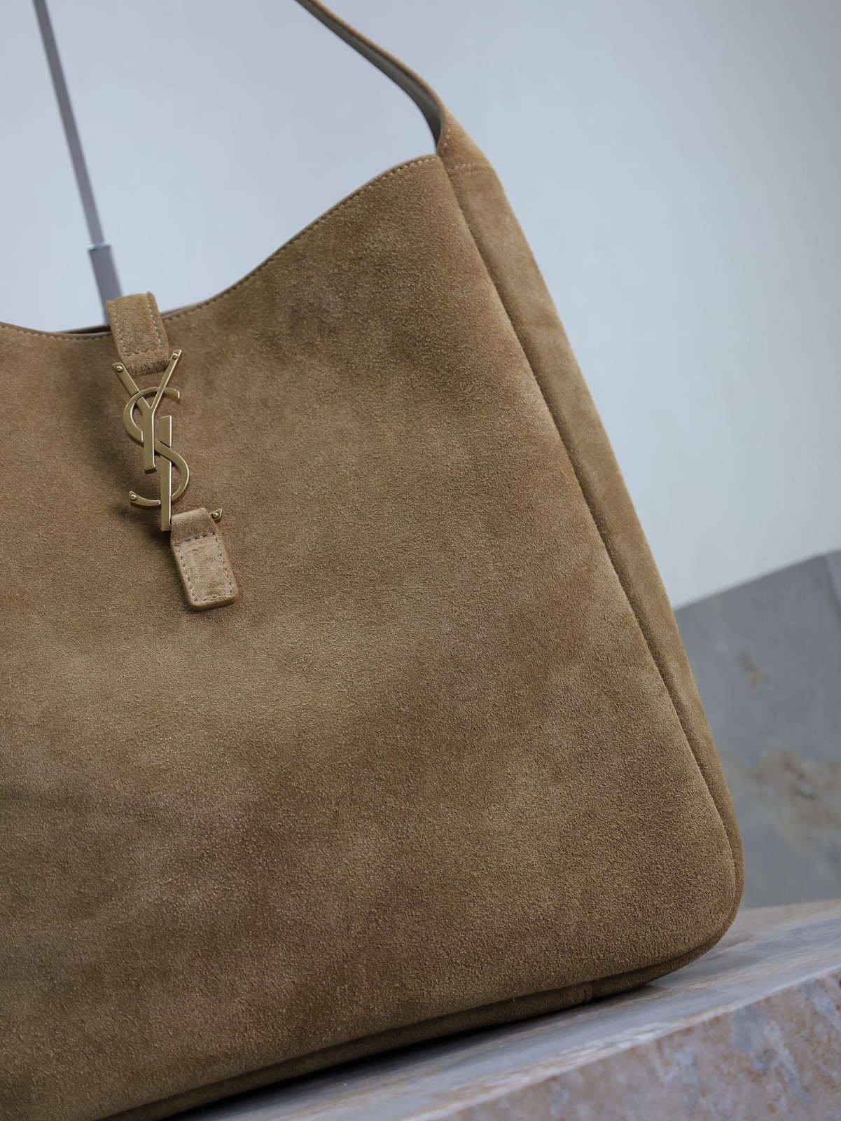 107 YSL 753837