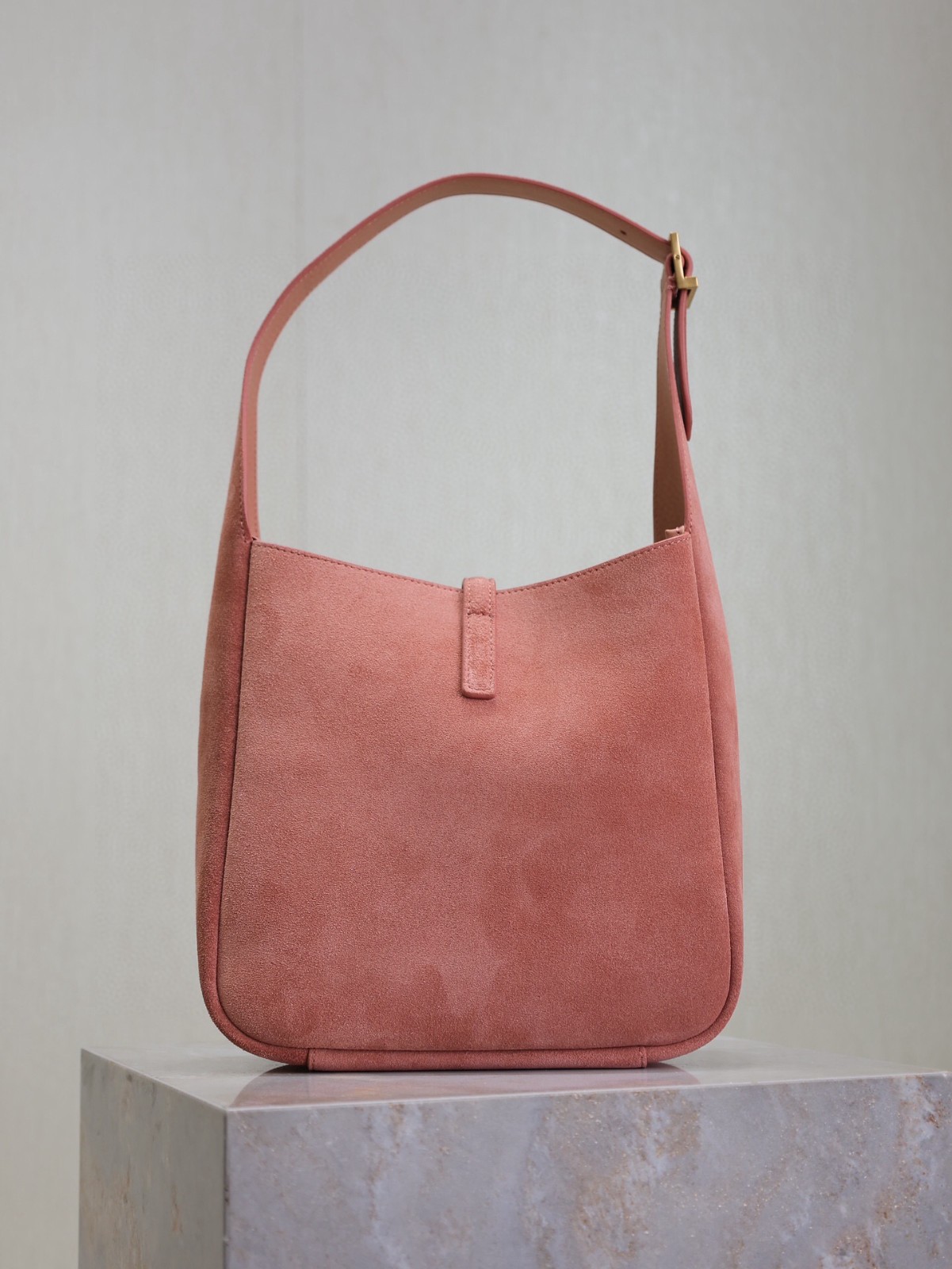 103 YSL 713938