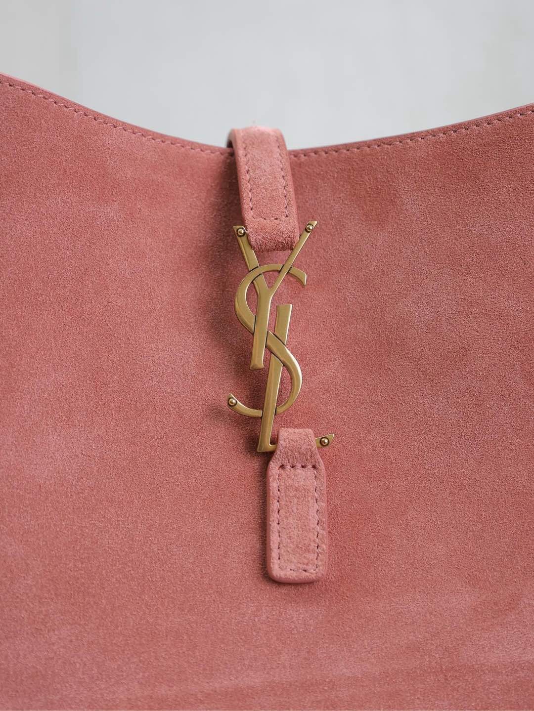 103 YSL 713938