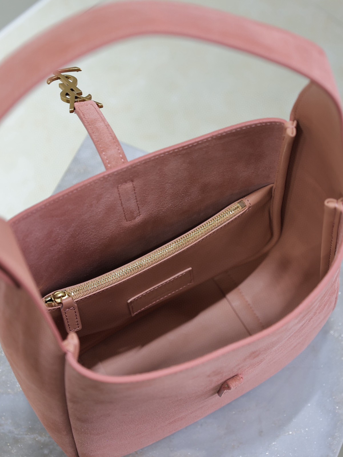 103 YSL 713938