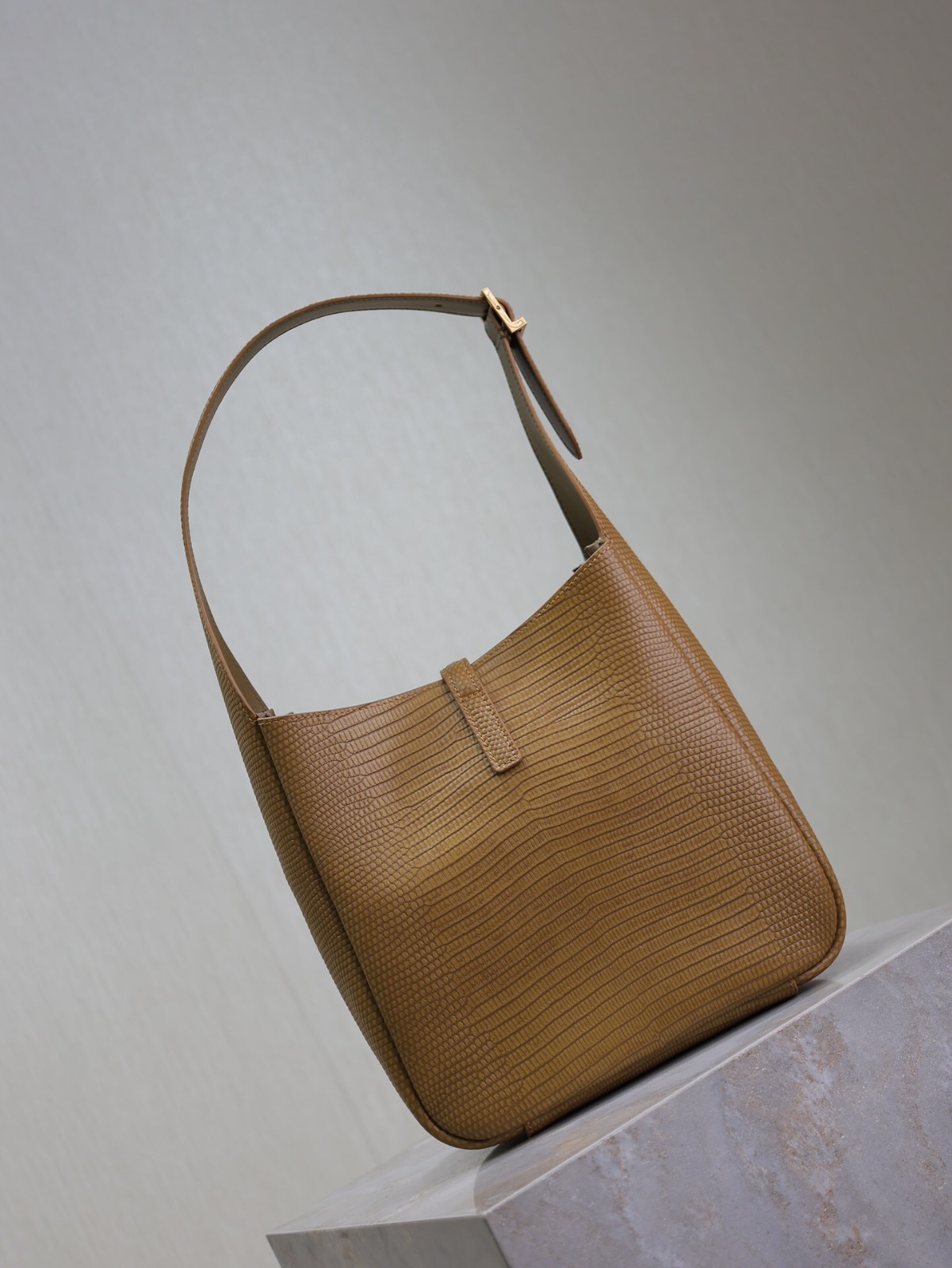 102 YSL 713938 土黄蜥蜴纹·