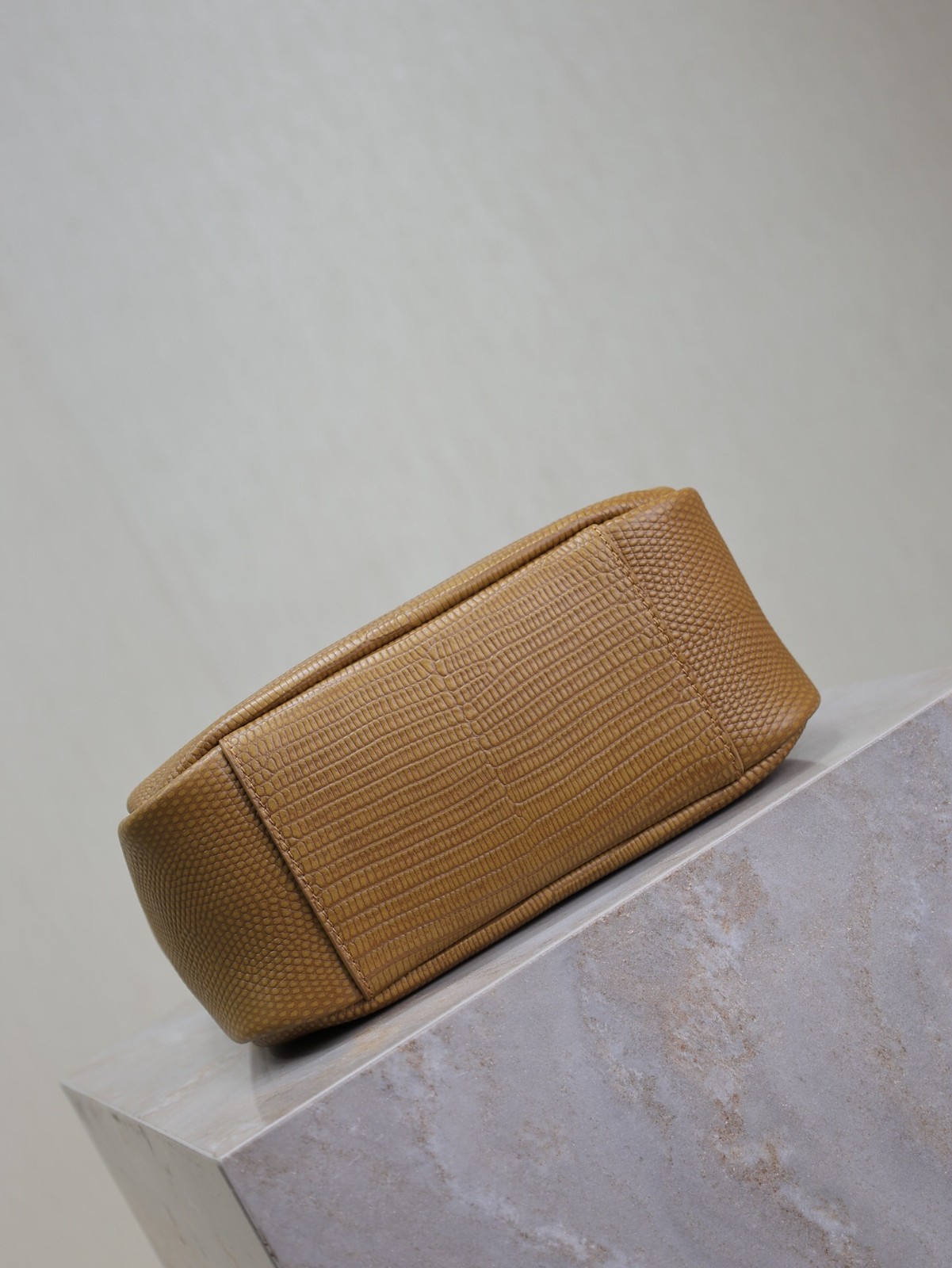 102 YSL 713938 土黄蜥蜴纹·
