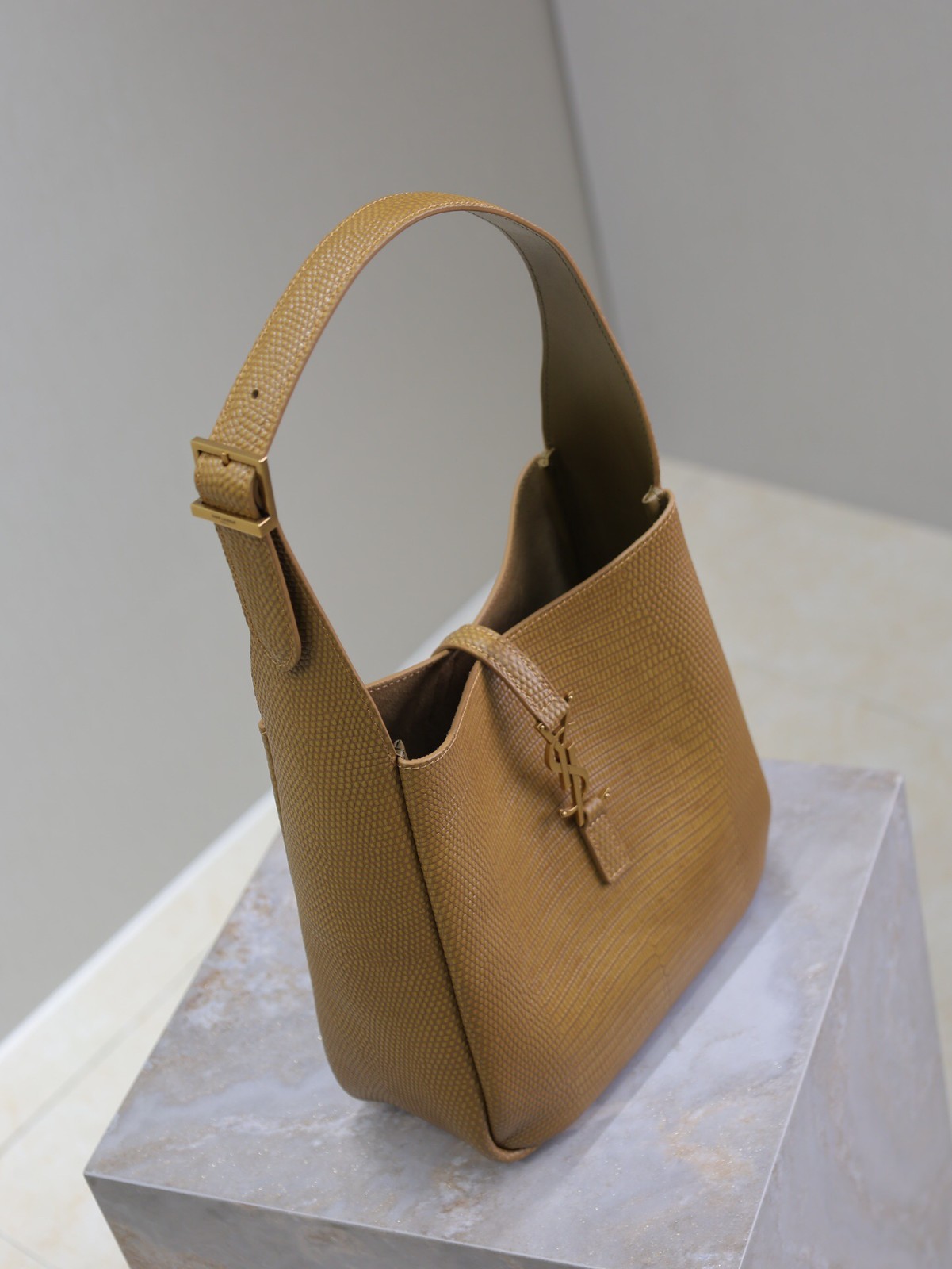 102 YSL 713938 土黄蜥蜴纹·